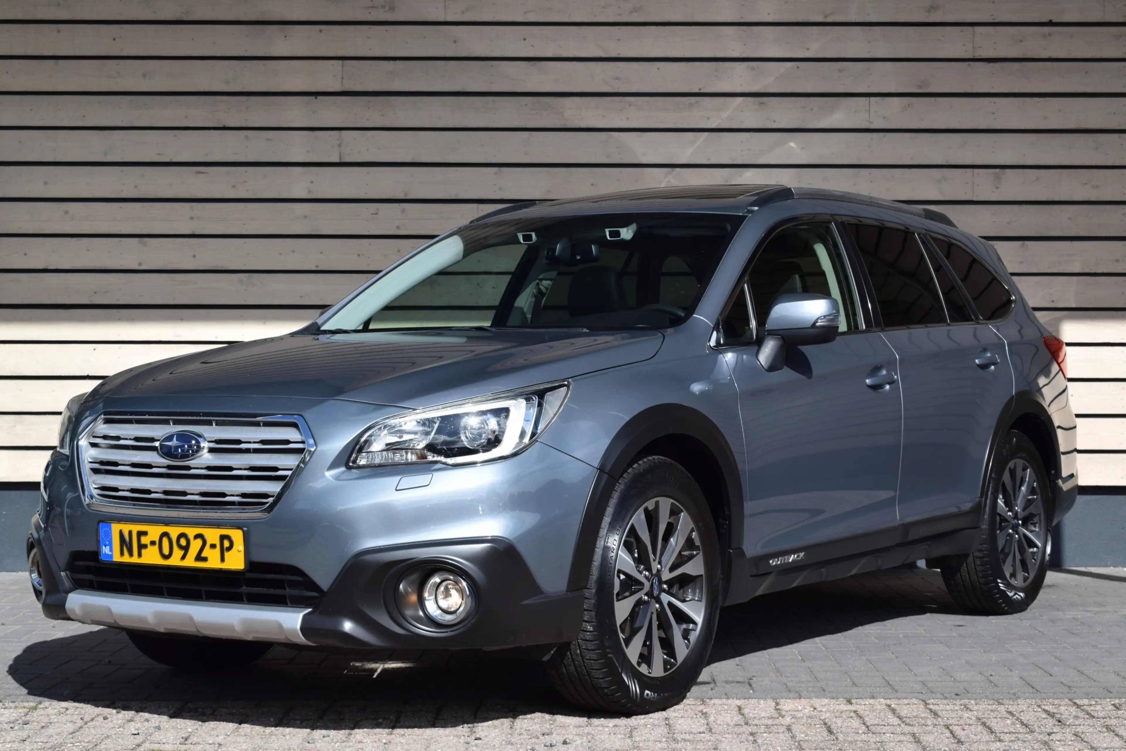 Subaru OUTBACK 2.5i Premium - Trekhaak - Dealer Onderhouden — photo 3