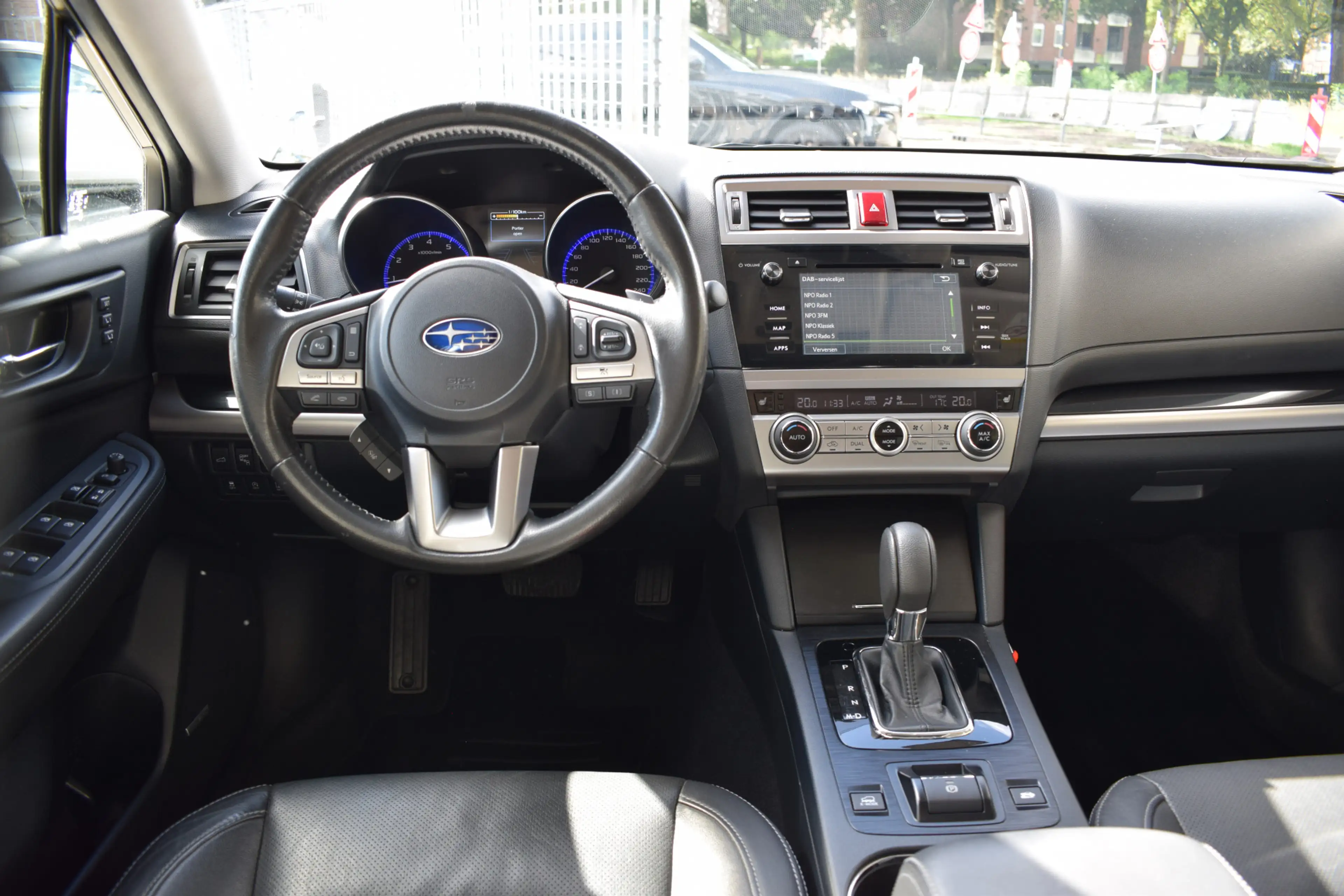 Subaru OUTBACK 2.5i Premium - Trekhaak - Dealer Onderhouden — photo 15