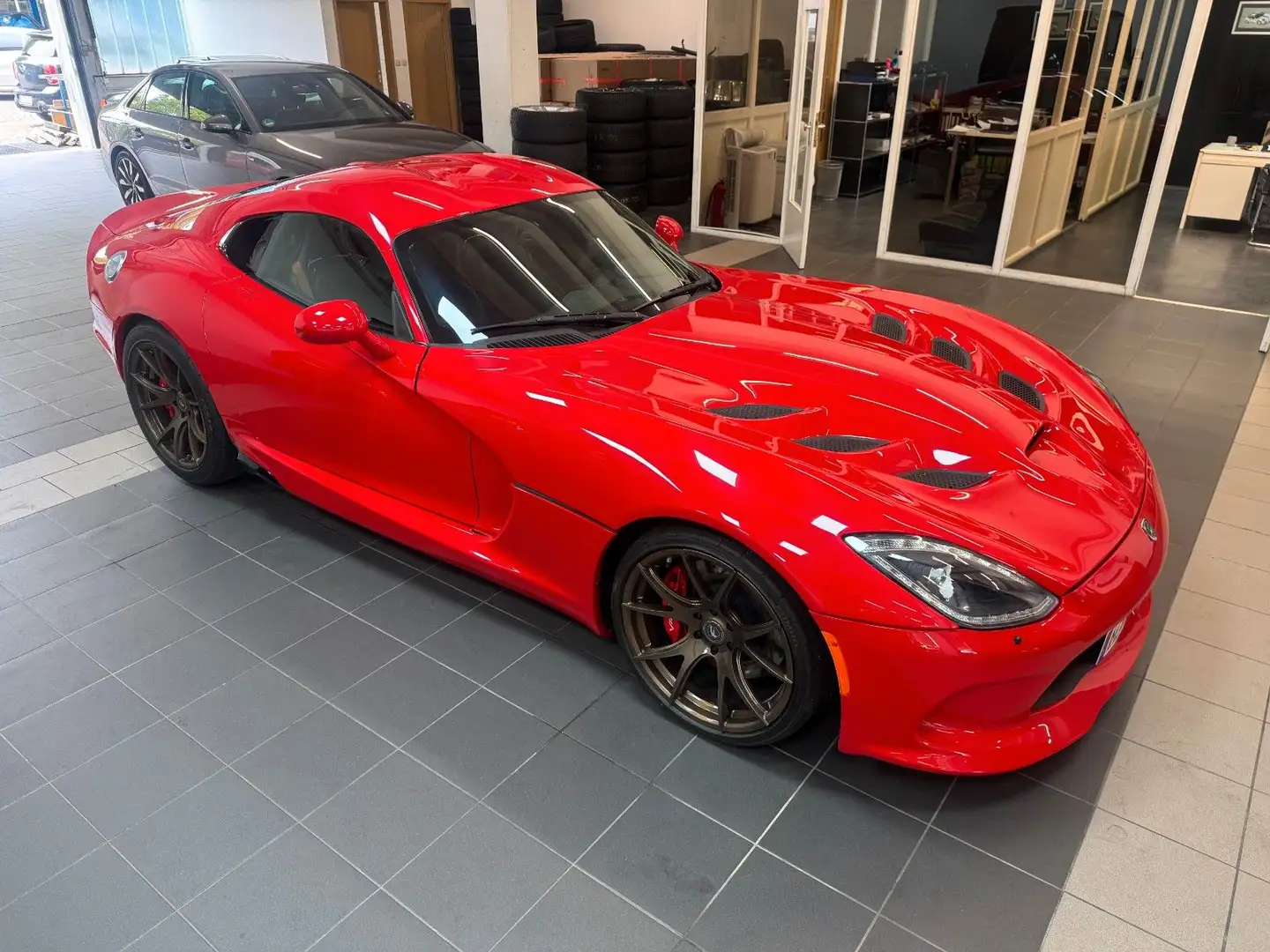 Dodge Viper Rot - 1