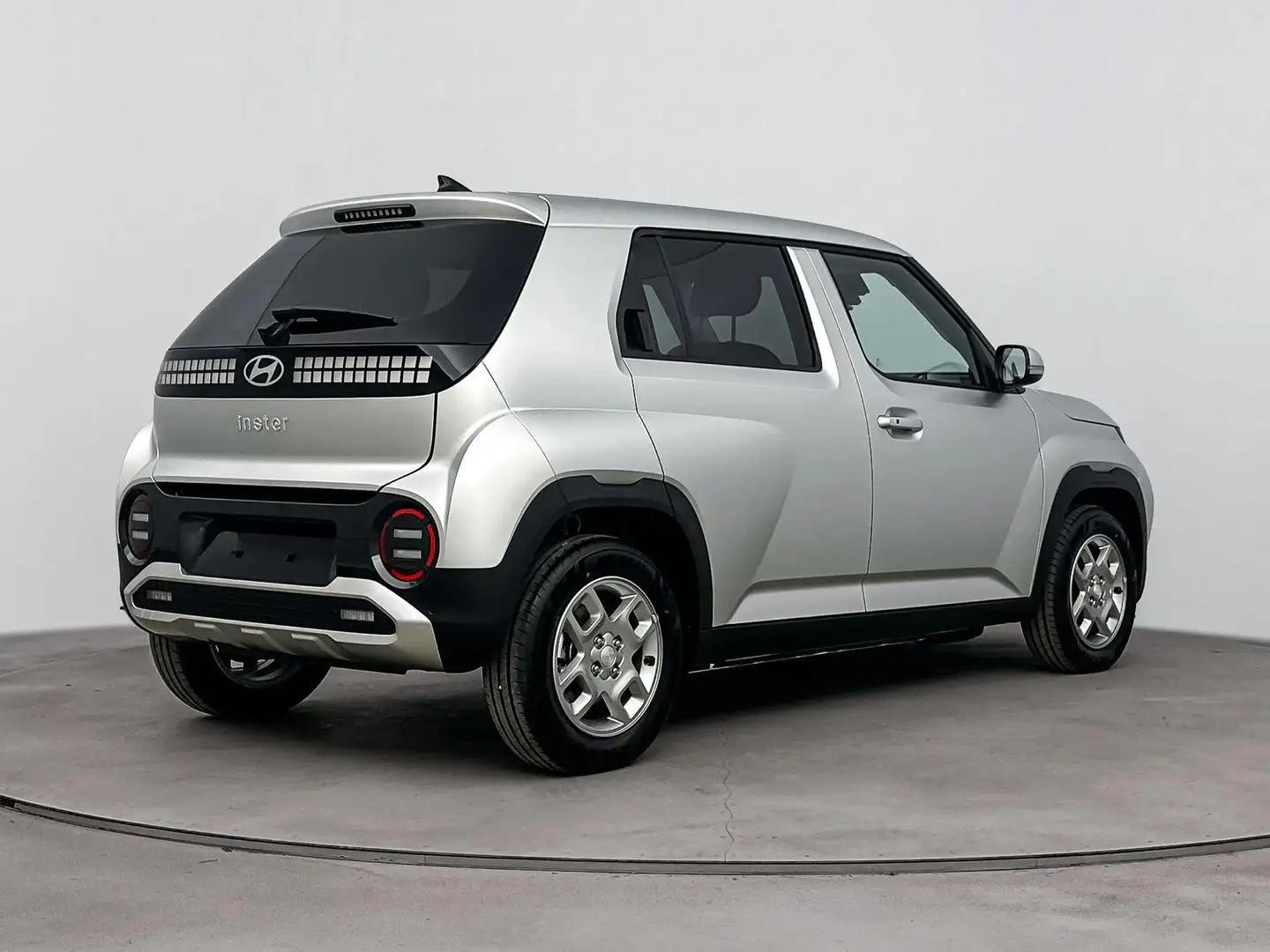 Hyundai Inster Pulse 49 kWh | MAT GREY | ADAPTIVE CRUISE CONTROL Zilver - 2