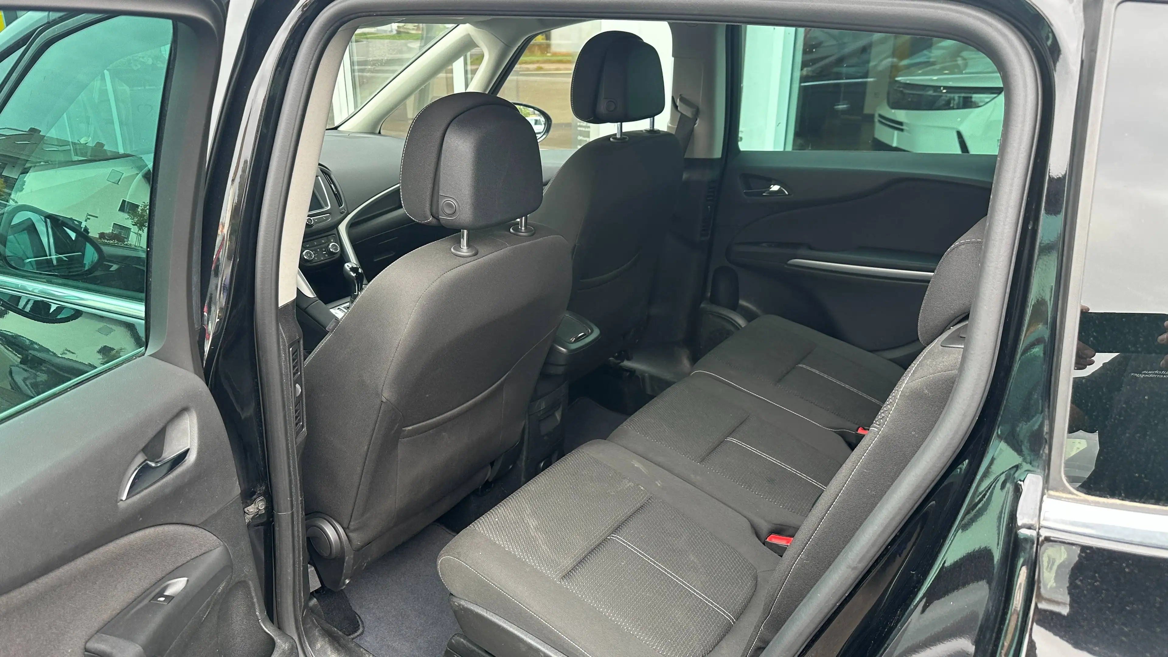 Opel Zafira Innovation Automatik 7-Sitzer Navigationssystem Rückfahrkamera Sitzheizung Lenkradheizung — photo 12