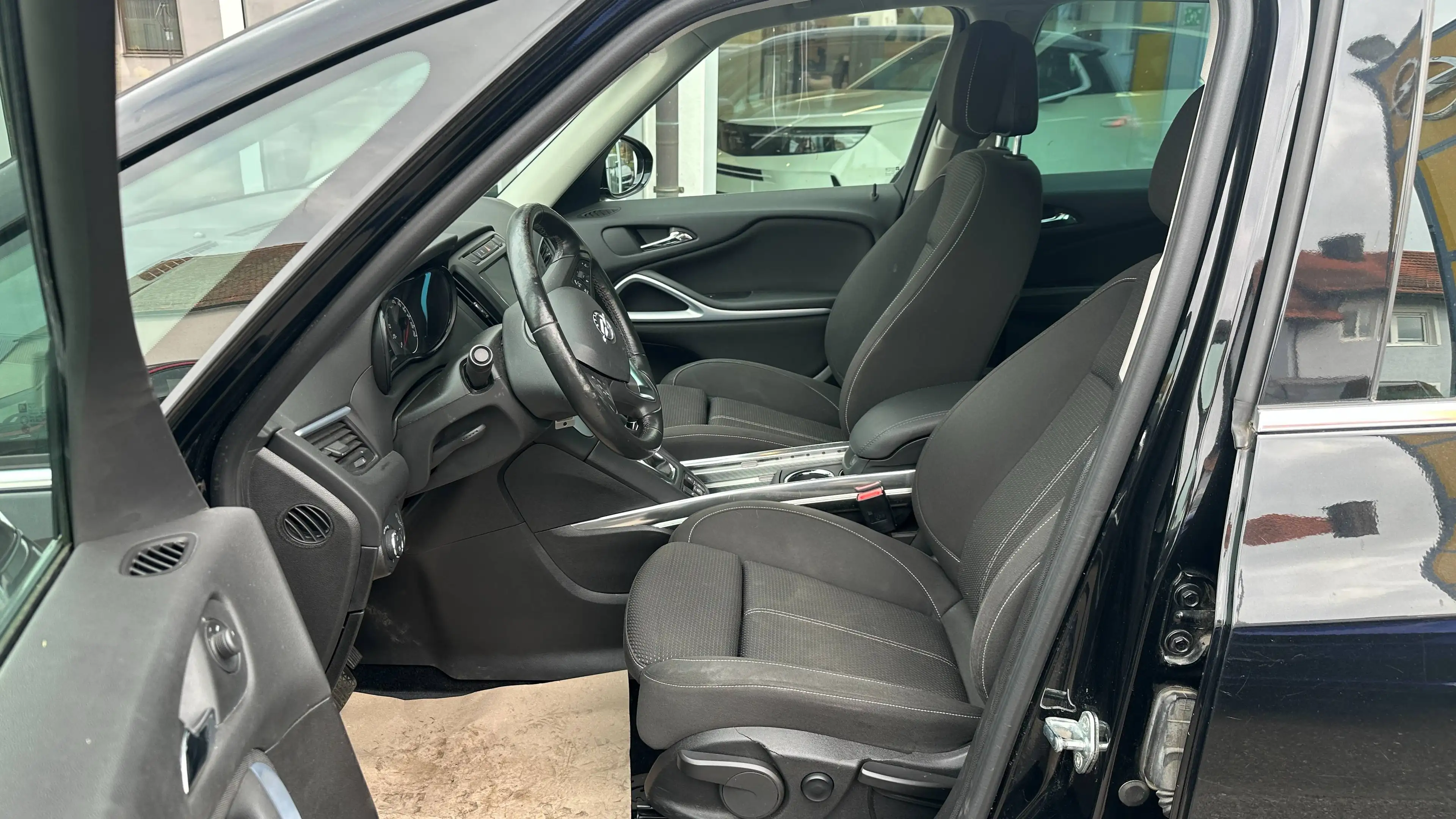 Opel Zafira Innovation Automatik 7-Sitzer Navigationssystem Rückfahrkamera Sitzheizung Lenkradheizung — photo 14