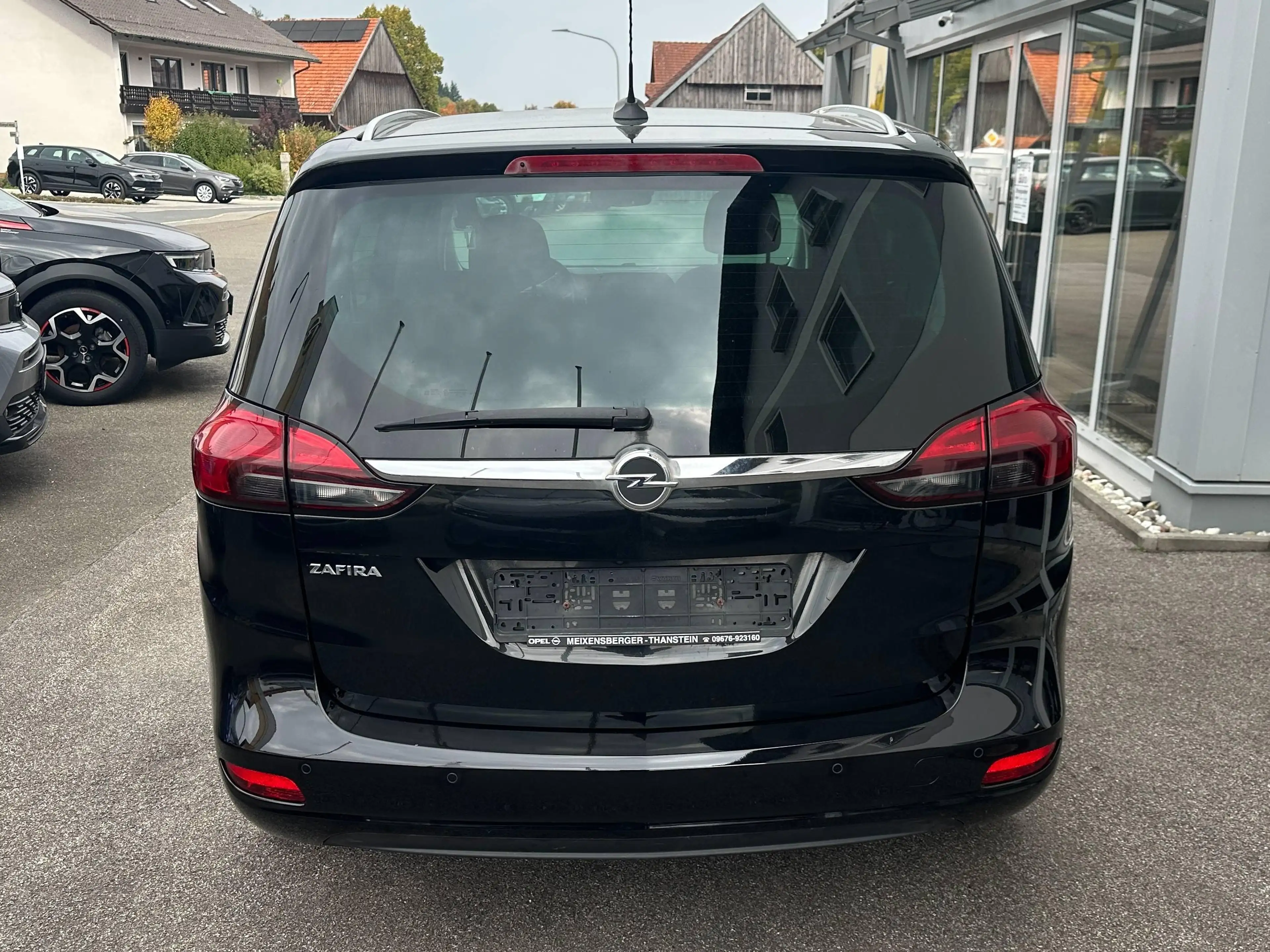 Opel Zafira Innovation Automatik 7-Sitzer Navigationssystem Rückfahrkamera Sitzheizung Lenkradheizung — photo 8