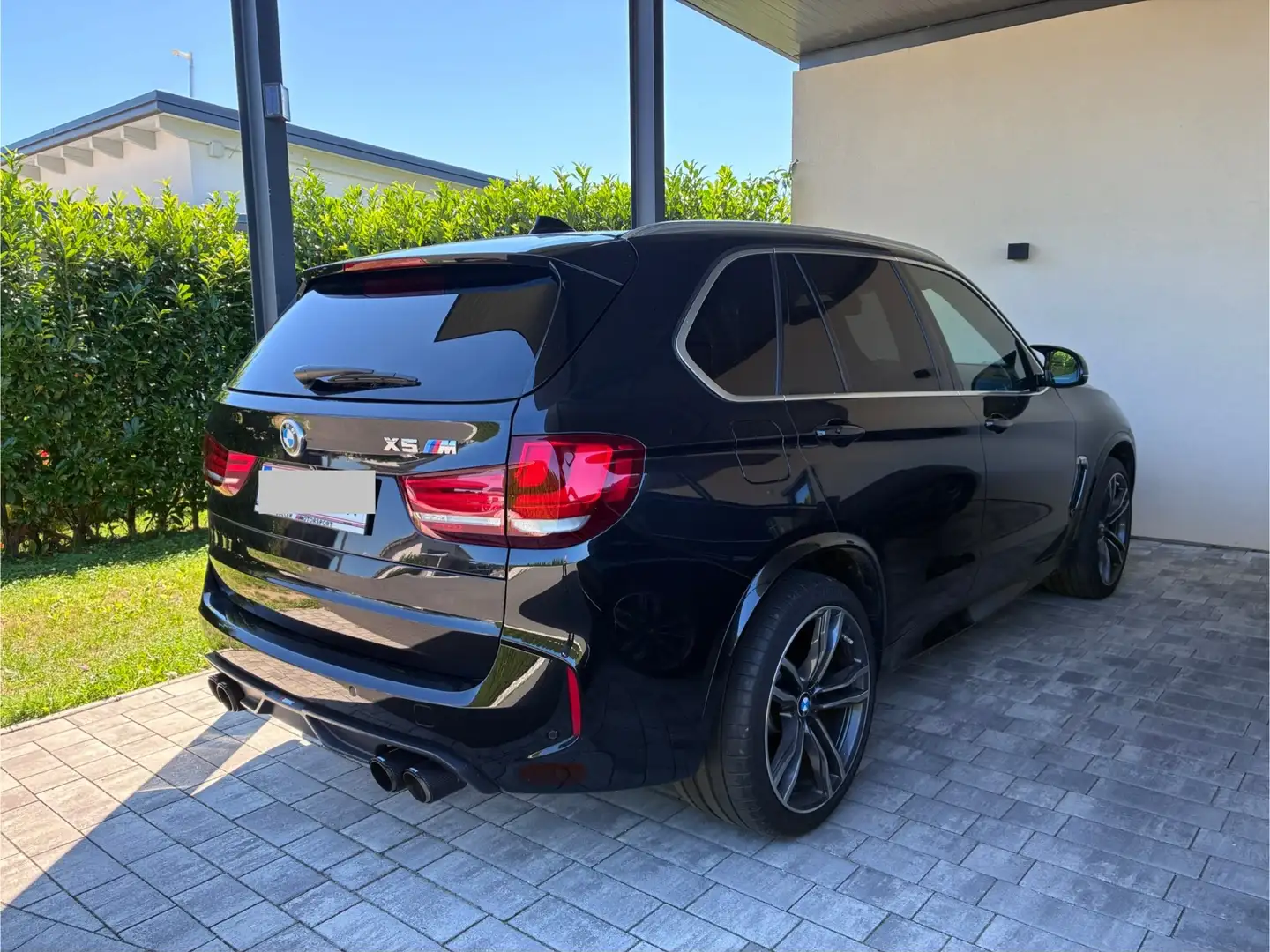 BMW X5 M Akropovic - Vollausstattung - servicegepflegt - 2