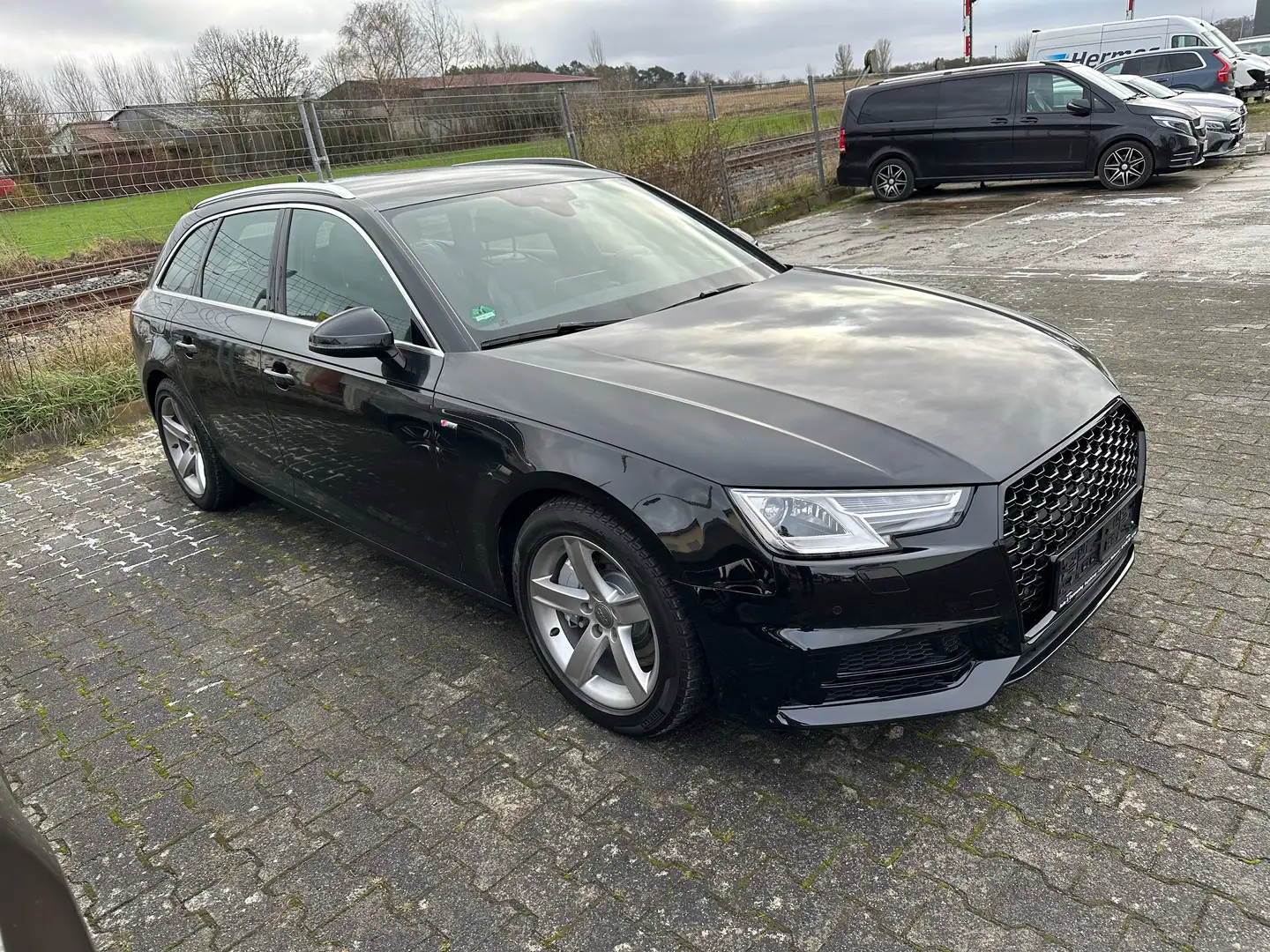 Audi A4 quattro sport Schwarz - 2