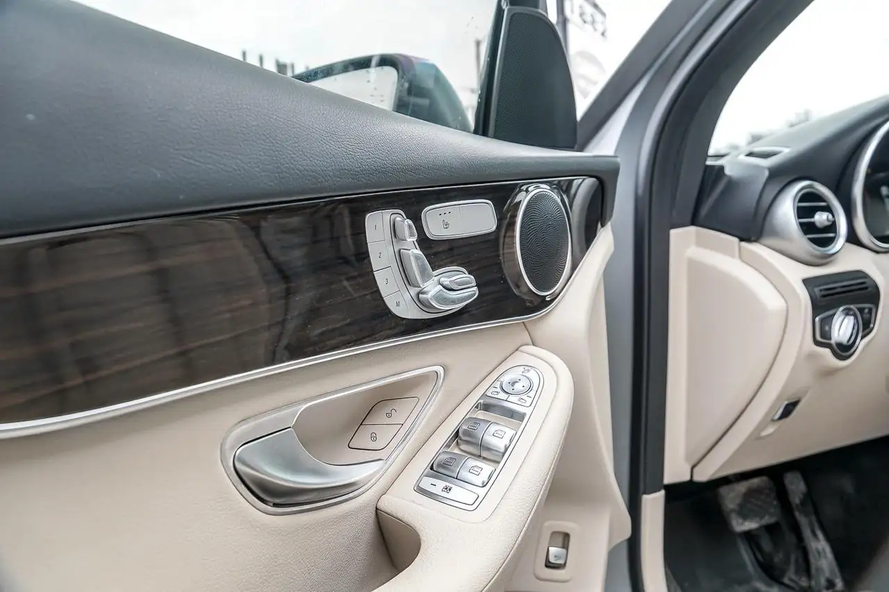 Mercedes-Benz GLC снимка Mercedes-Benz GLC