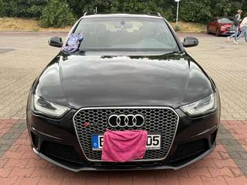 Audi RS4 Avant 4,2 FSI quattro, S tronic, Pantherschwarz Kristalleffekt