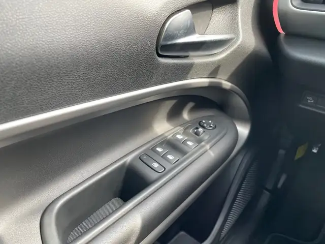 Jeep Avenger view 12