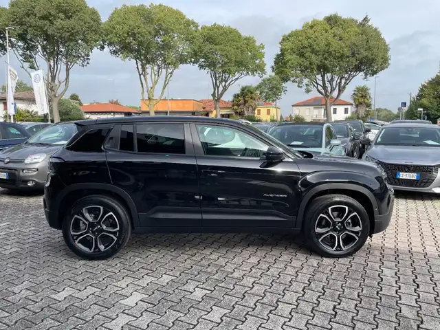 Jeep Avenger view 4