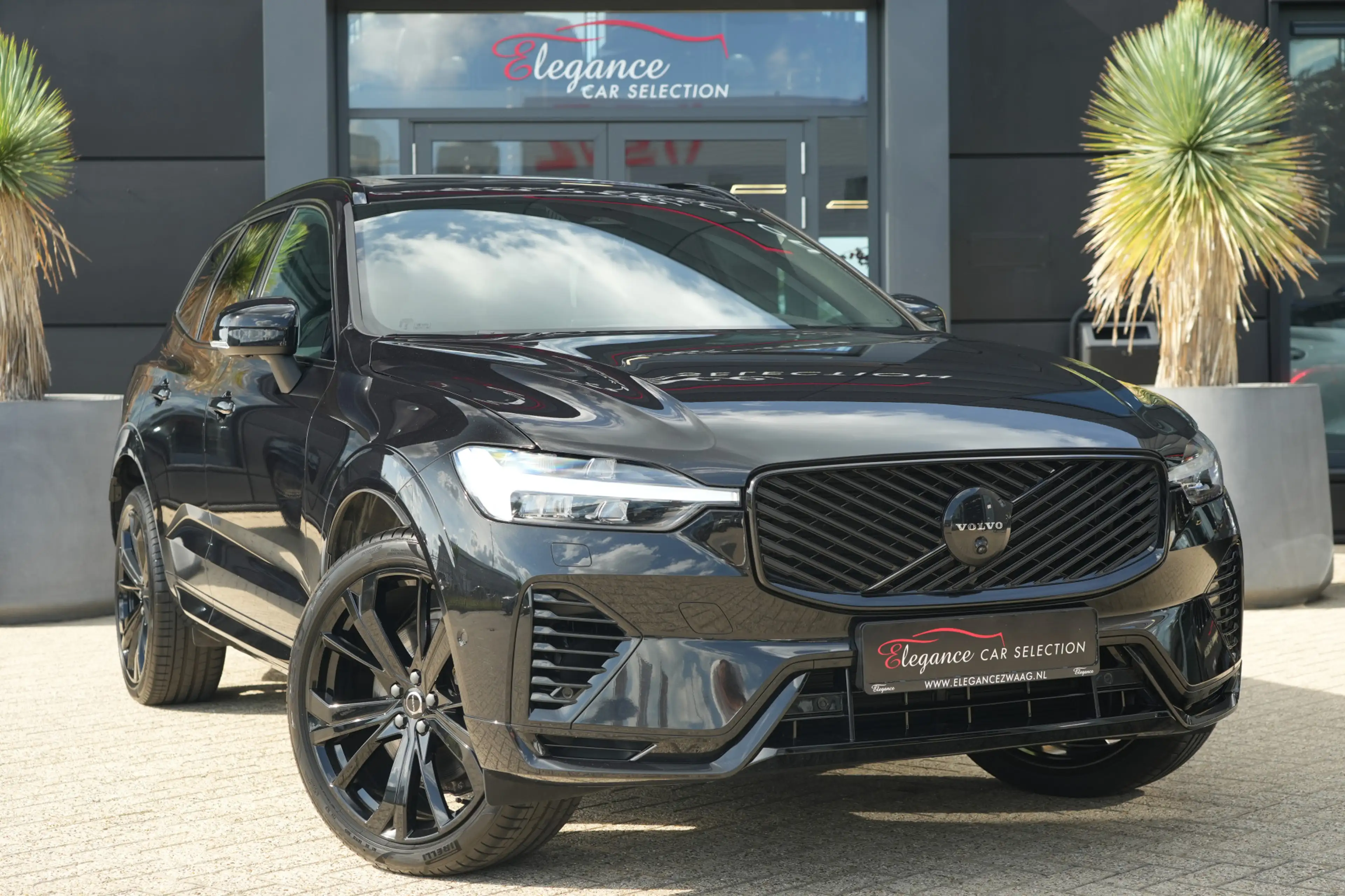 Volvo XC60 2.0 T8 FACELIFT Plug-in hybrid AWD Black Edition | — photo 8