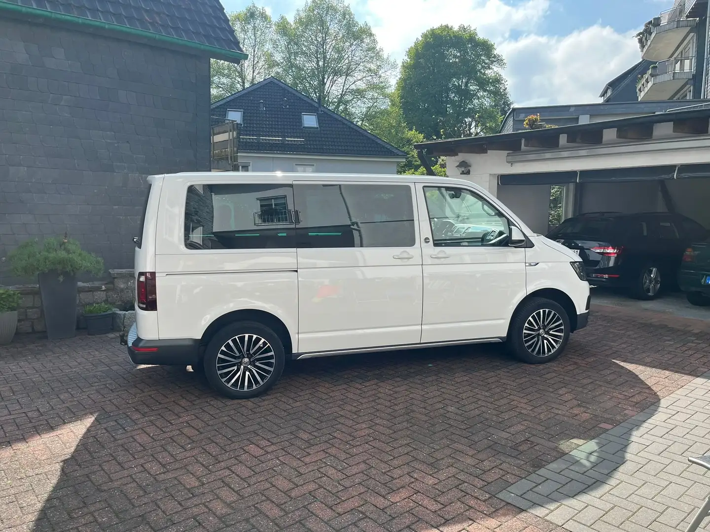 Volkswagen T6 Multivan Transporter T6 TDI BMT 4MOTION DSG Kurz 4MOTION Weiß - 2