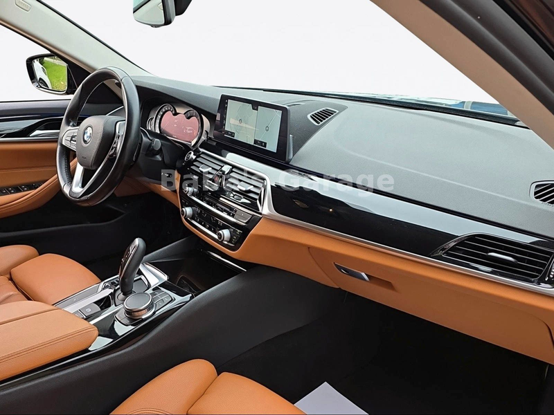 BMW 540 i Touring xDrive Sport Line — photo 15