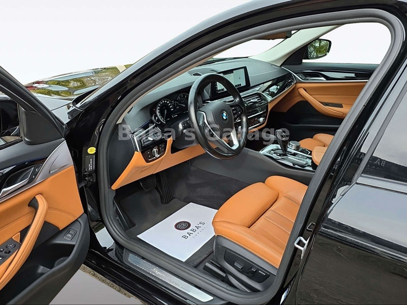 BMW 540 i Touring xDrive Sport Line — photo 12