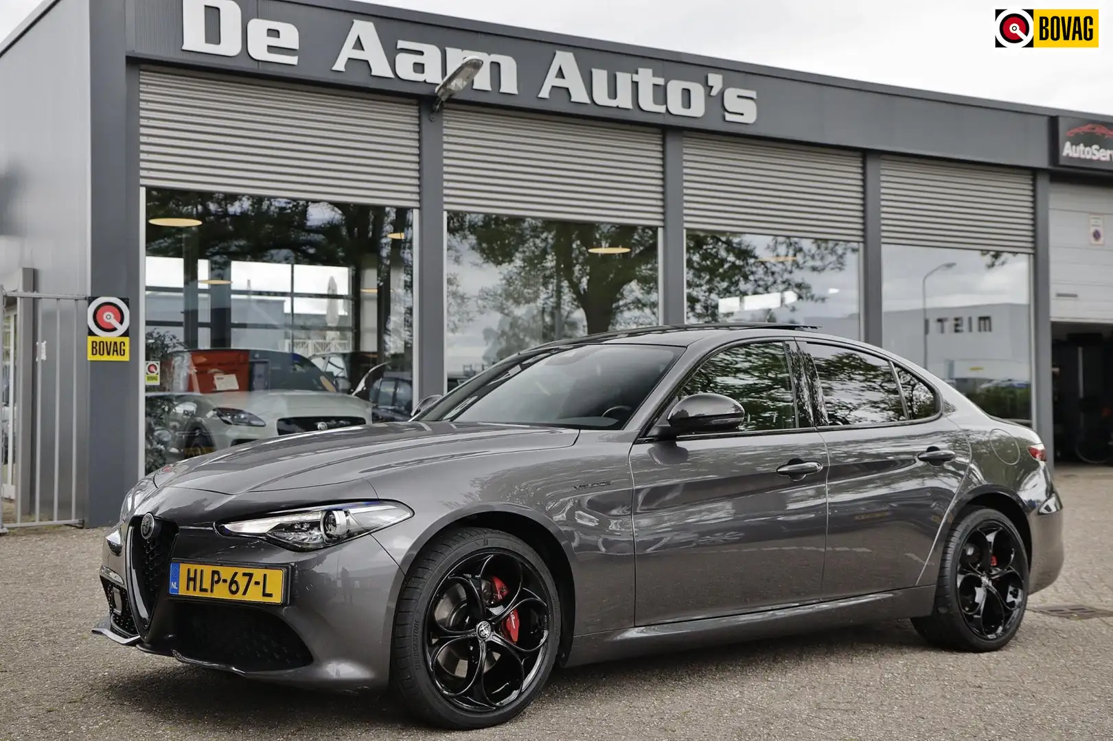 Alfa Romeo Giulia 2.0 T AWD Veloce Q4 280 Pk Panoramadak Grijs - 1
