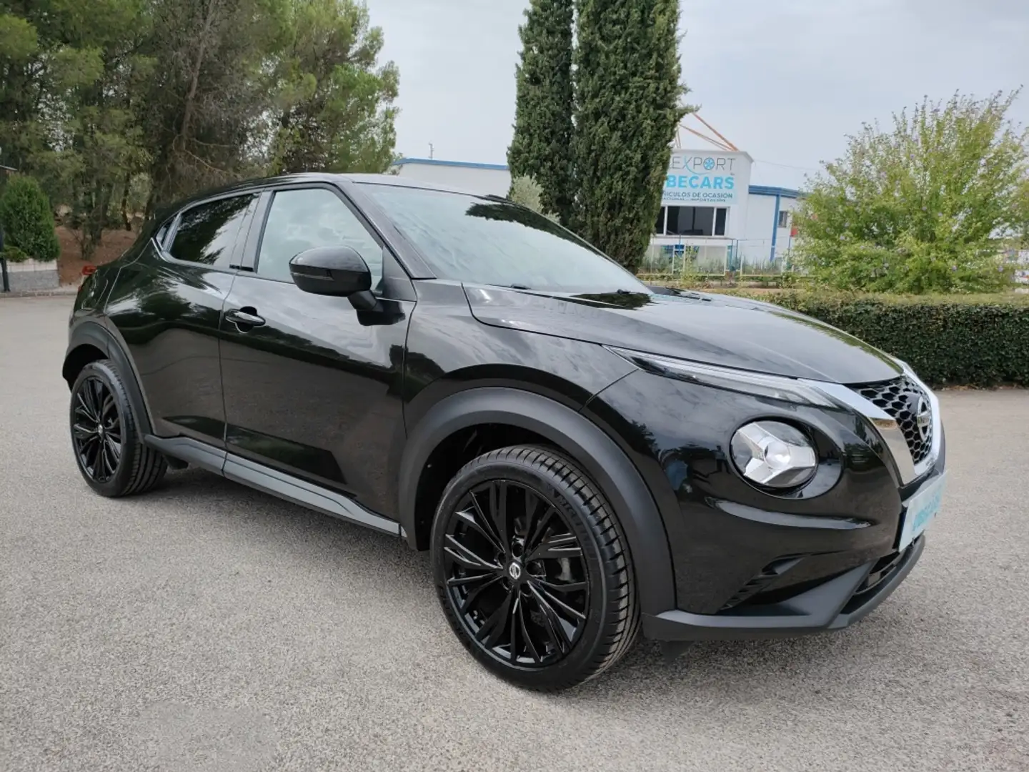 Nissan Juke 1.0 DIG-T Tekna 4x2 117 Schwarz - 2