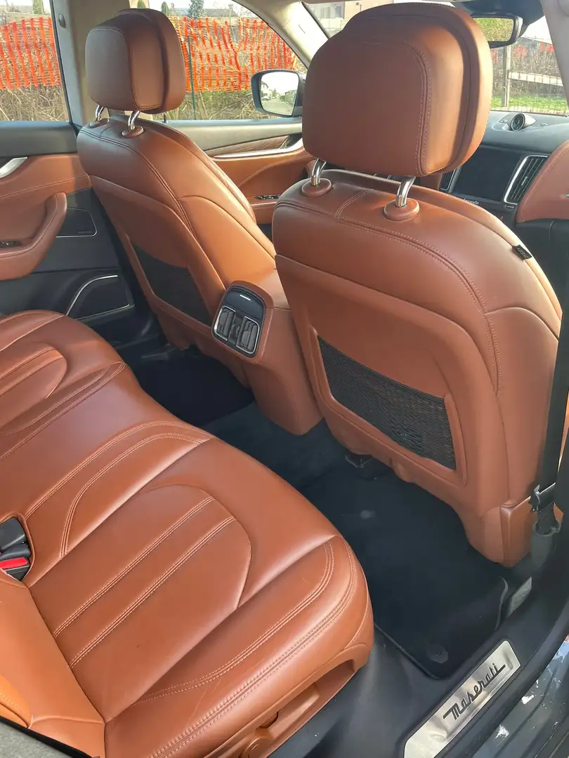 Maserati Levante Levante 3.0 V6 275cv auto Grigio - 2