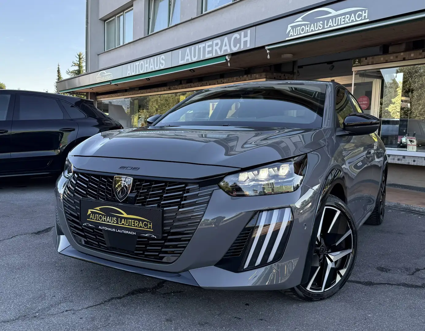 Peugeot 208 Hybrid 136 *GT SPORTPAKET *360°KAM *NAVI *17"LM *APP Grau - 1