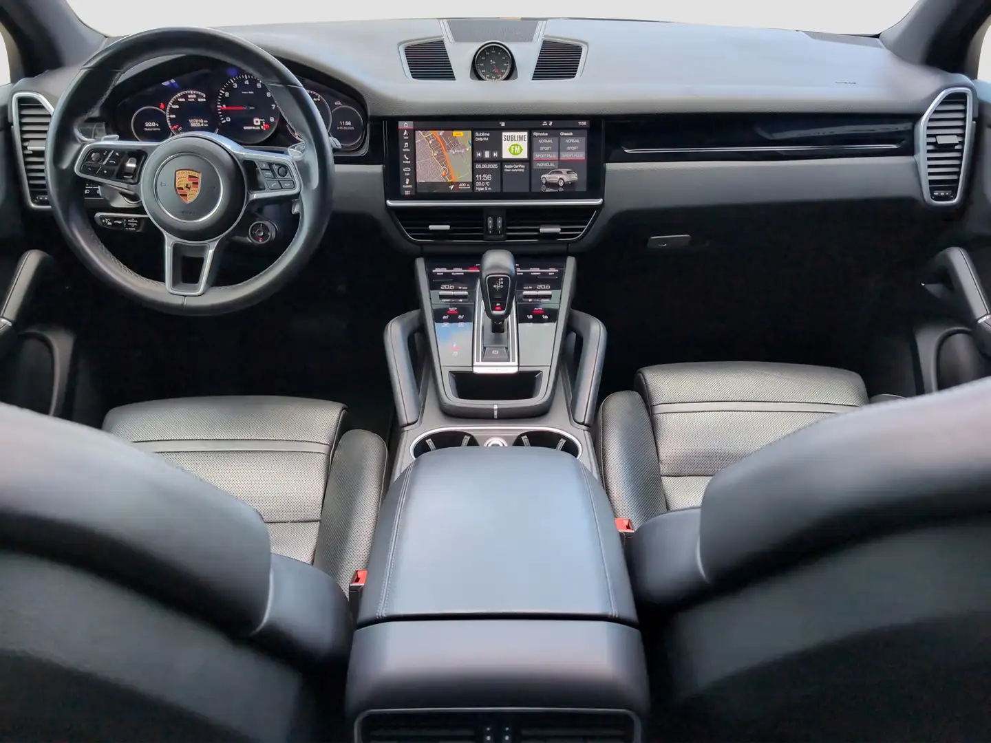 Porsche Cayenne 3.0 | Pano | Luchtvering | Sport Chrono | Stoelven Gris - 2