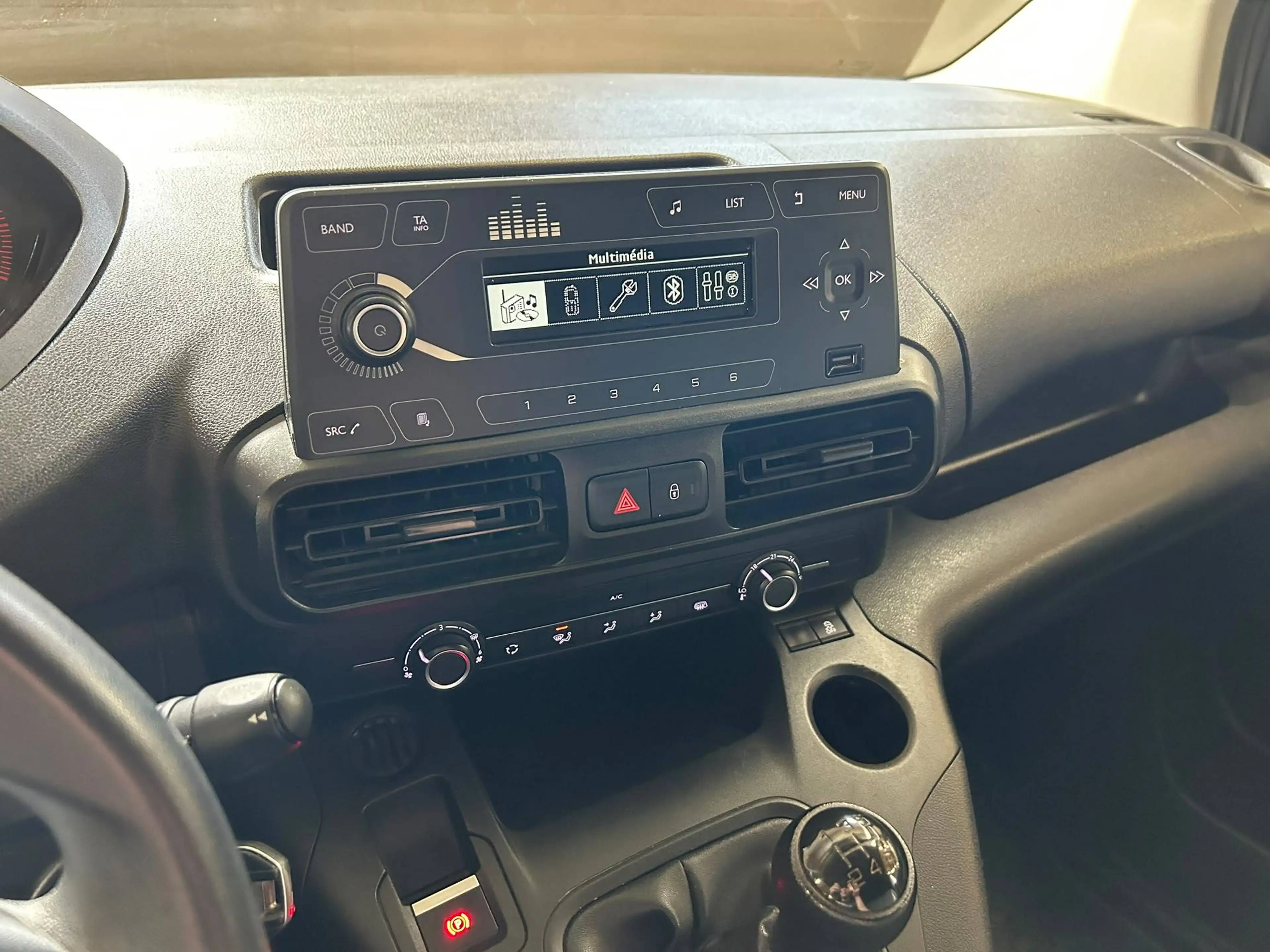 Peugeot Partner 1.5 BlueHDi 102cv Long châssis 3 places Clim — photo 15