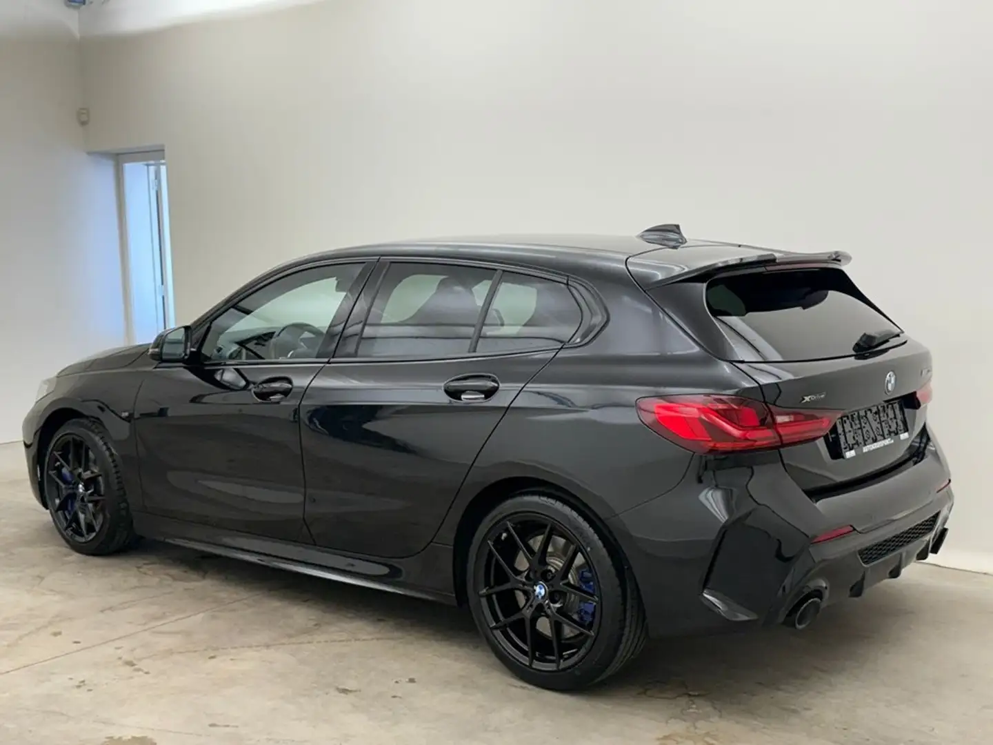 BMW 135 M X-dRIVE Aut. GPS Dig.Airco verw.ztels Alu Led Zwart - 2