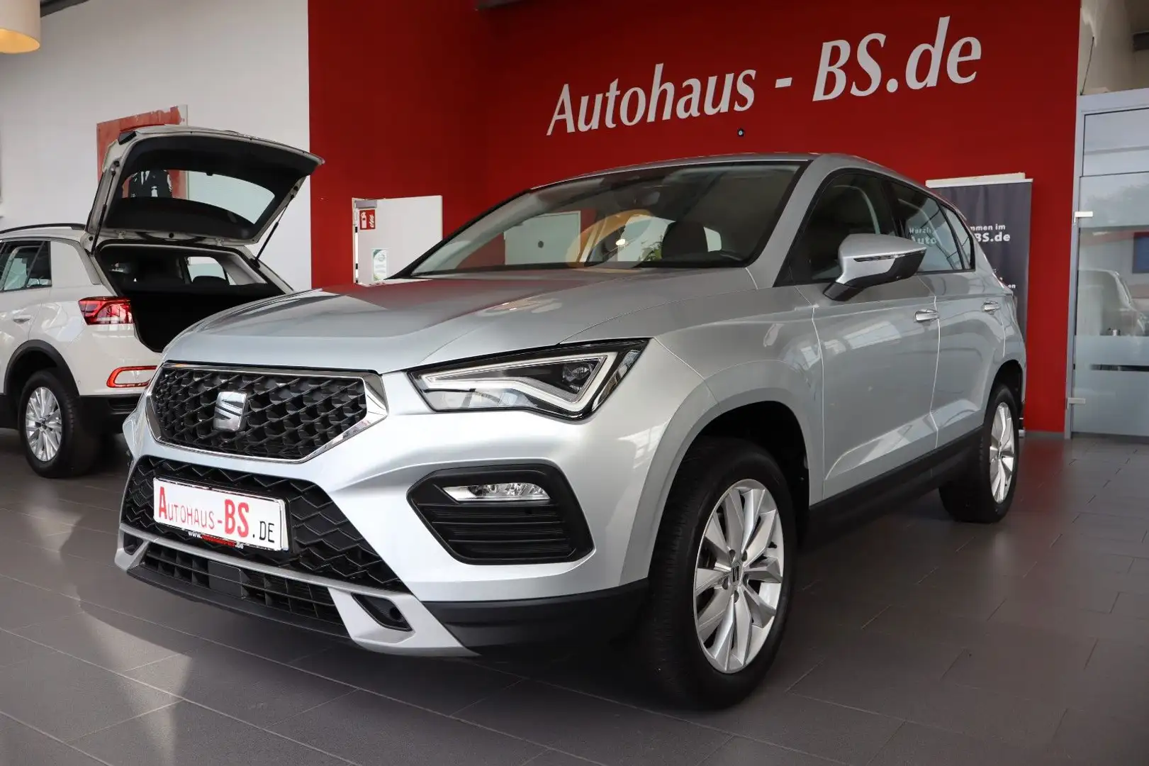 SEAT Ateca Style 1.5 TSI, PDC,Navi,LED,AHK, 1.Hand Silber - 1