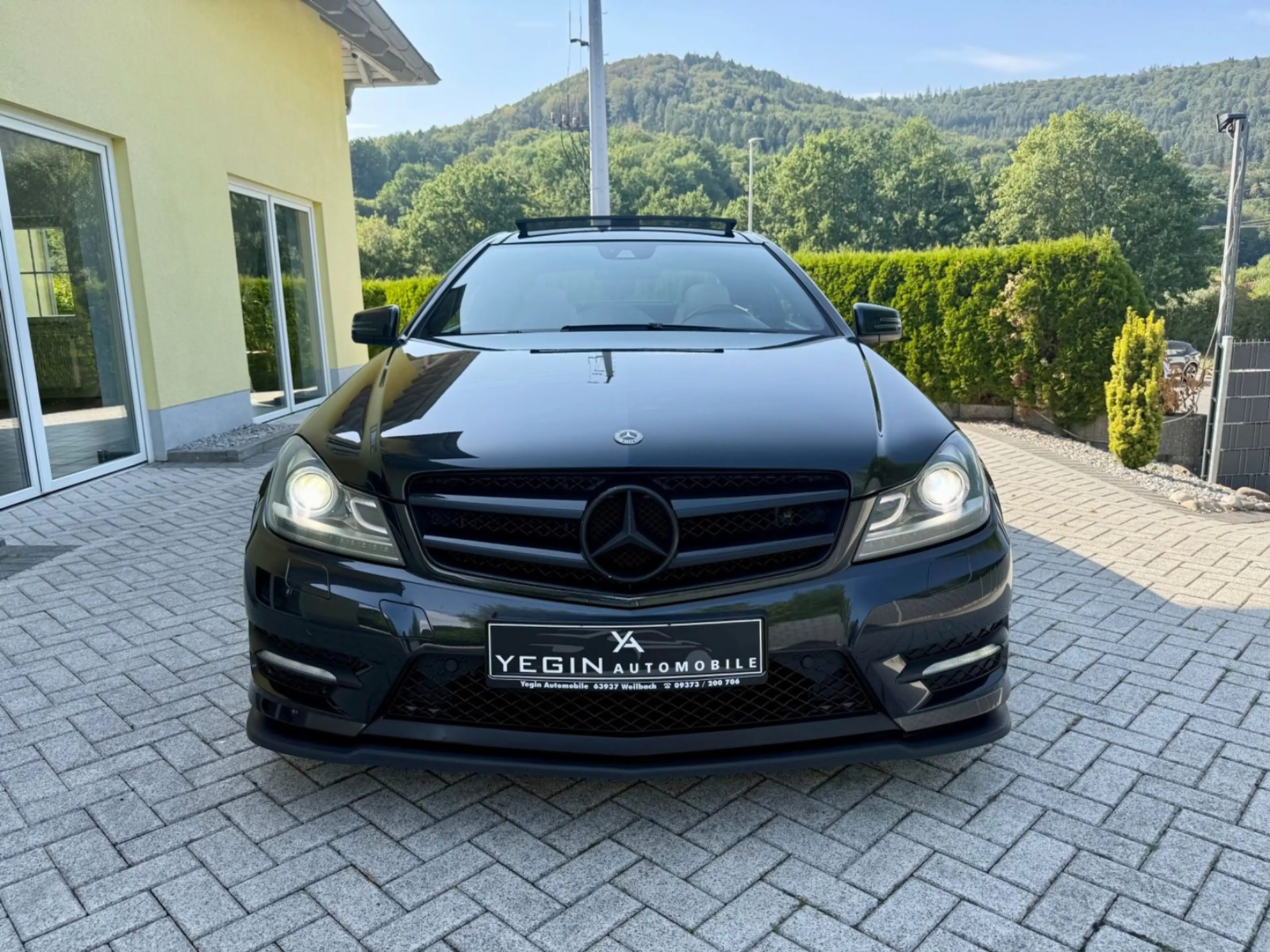 Mercedes-Benz C 350 W204 Coupe 350 CGI AMG Vollleder-Bi-Xenon-Pano — photo 3