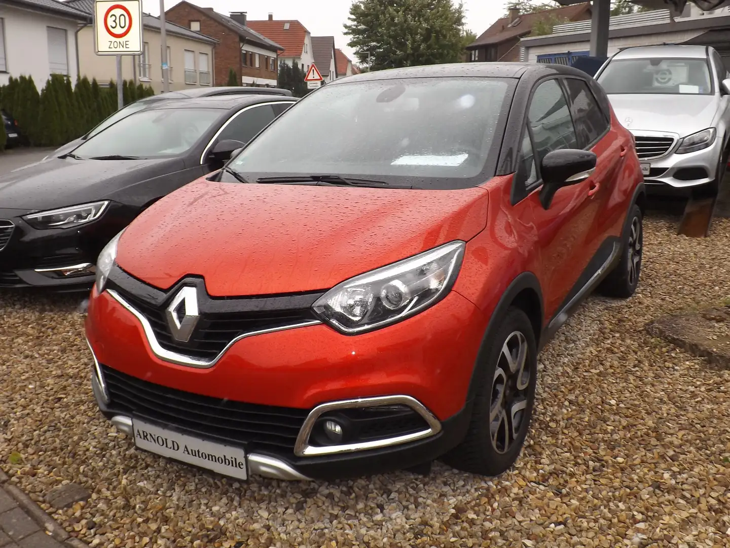 Renault Captur XMOD // Navi // Kamera // 74.500 Km // Teilleder / Rot - 1