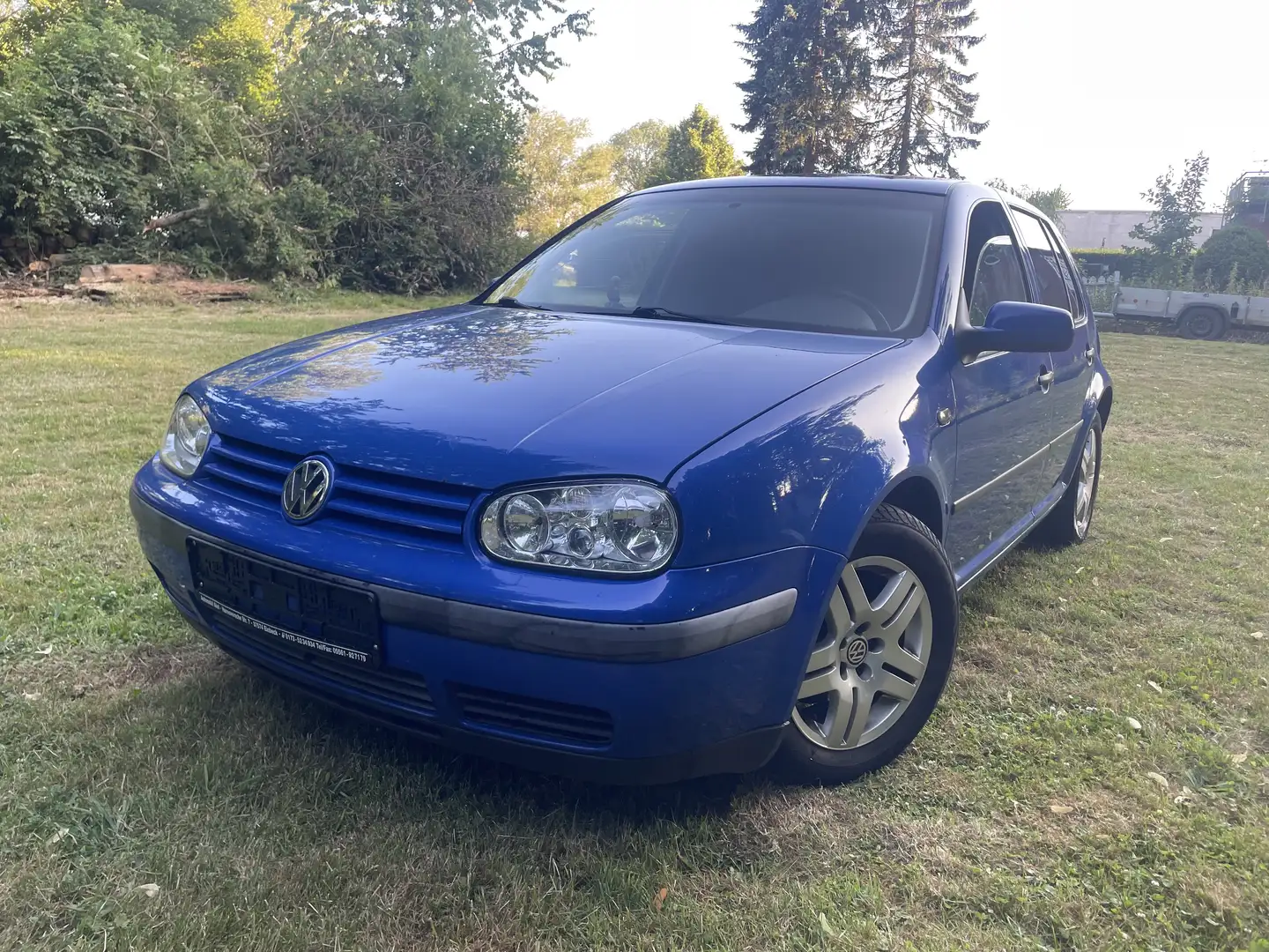 Volkswagen Golf 1.6 Automatik Trendline Benziner !!! Bleu - 2
