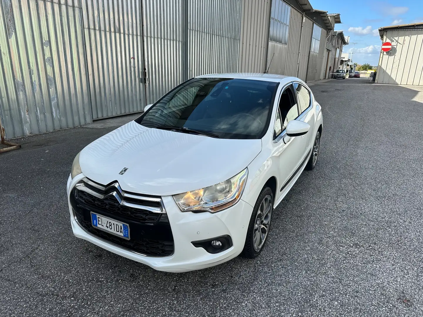 DS Automobiles DS 4 DS 4 2.0 HDi 160 Sport Chic Blanc - 1