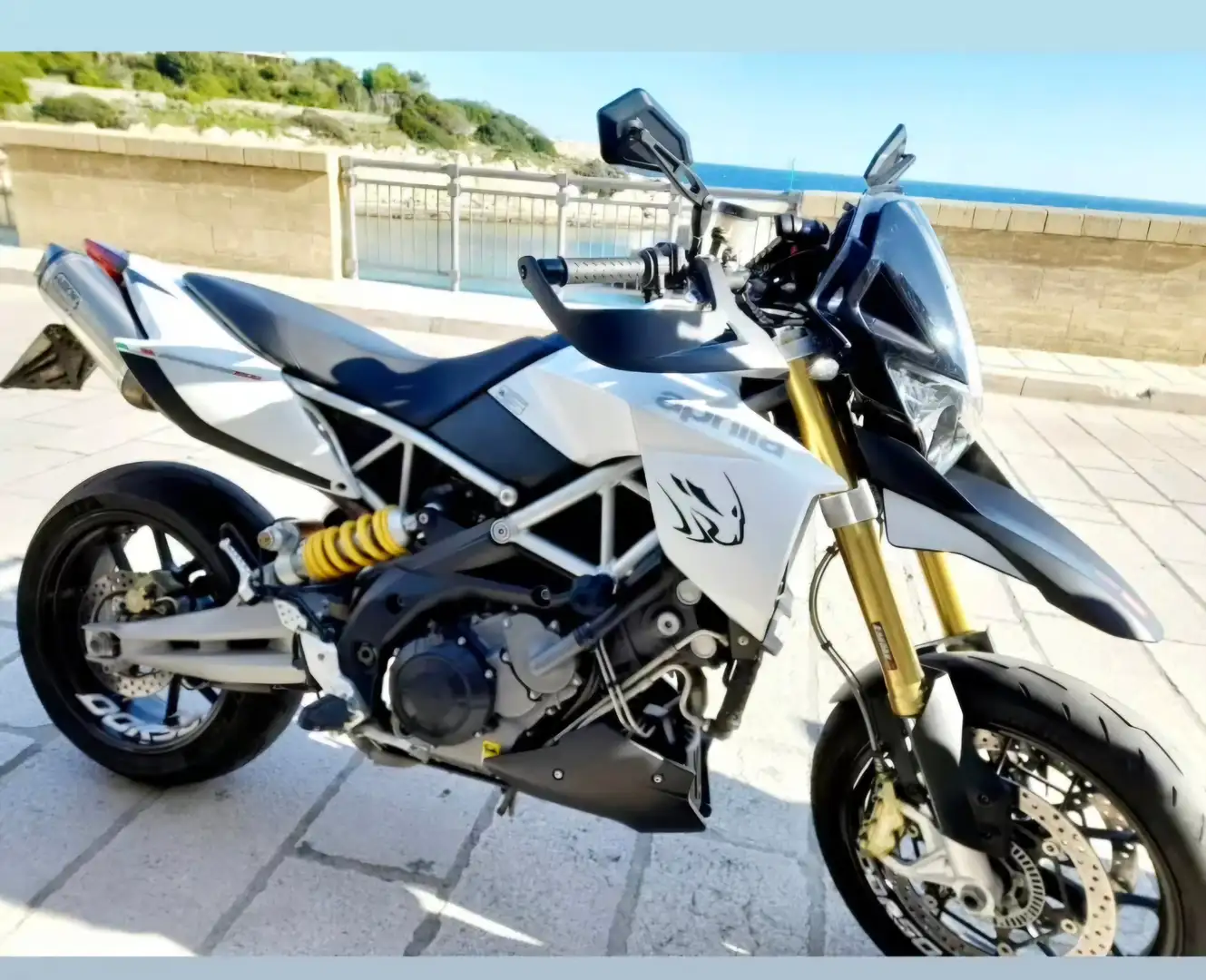 Aprilia Dorsoduro 1200 abs atc Белый - 1