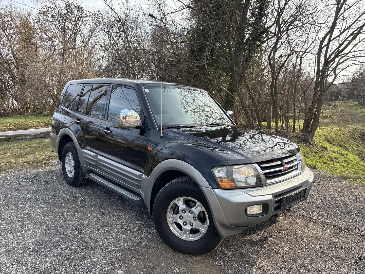 Mitsubishi Pajero GLS 3,2D Aut. Allrad *1.Besitz* *7 Sitzer* Schwarz - 1