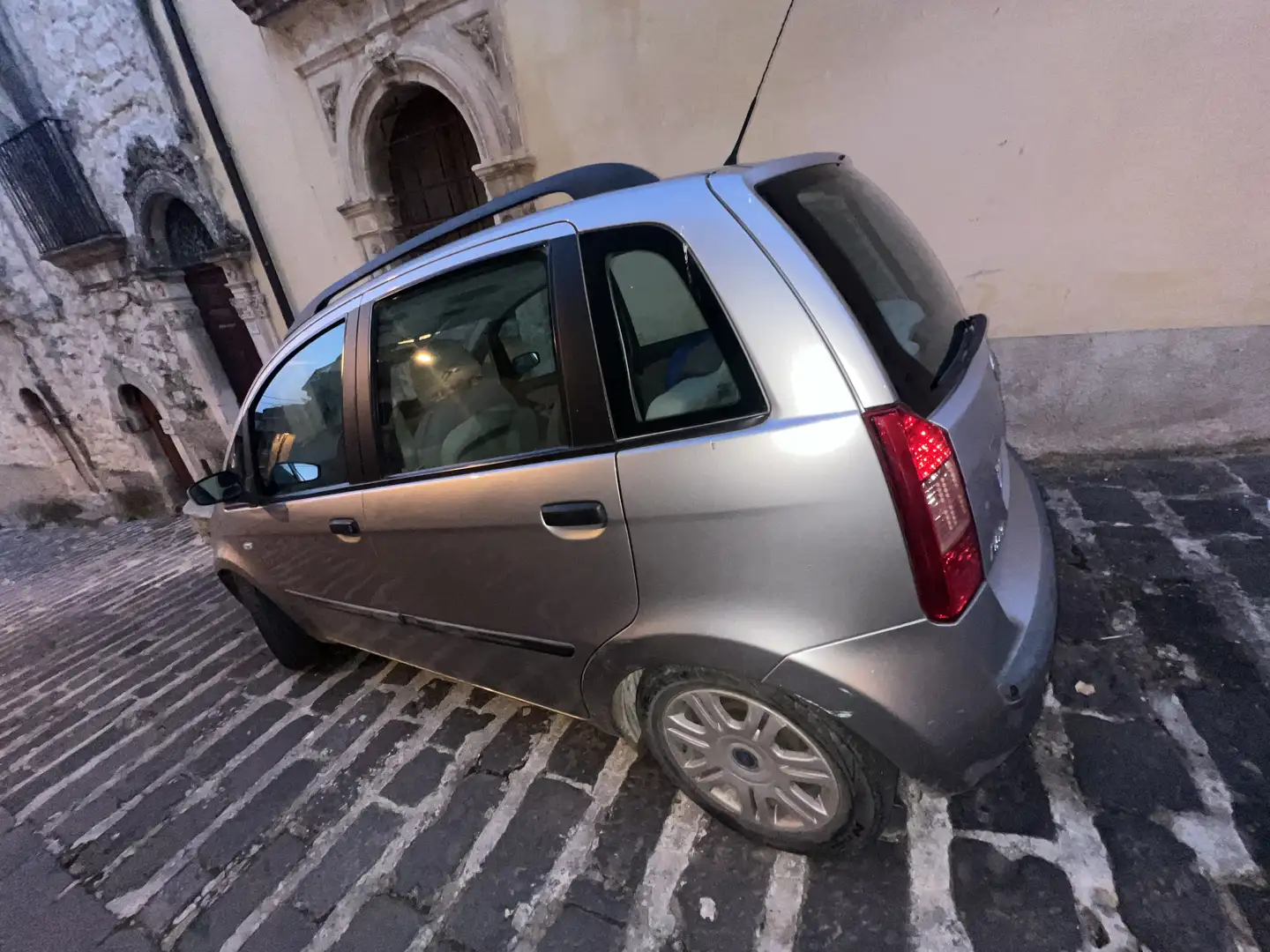 Fiat Idea 1.4 16V Active - 1