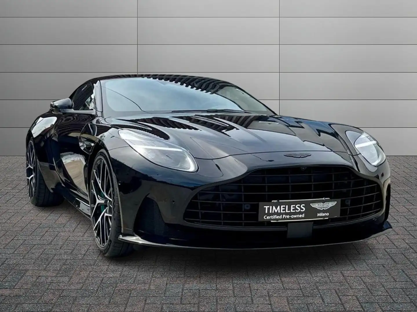 Aston Martin DB12 Coupe 4.0 V8 auto Schwarz - 1