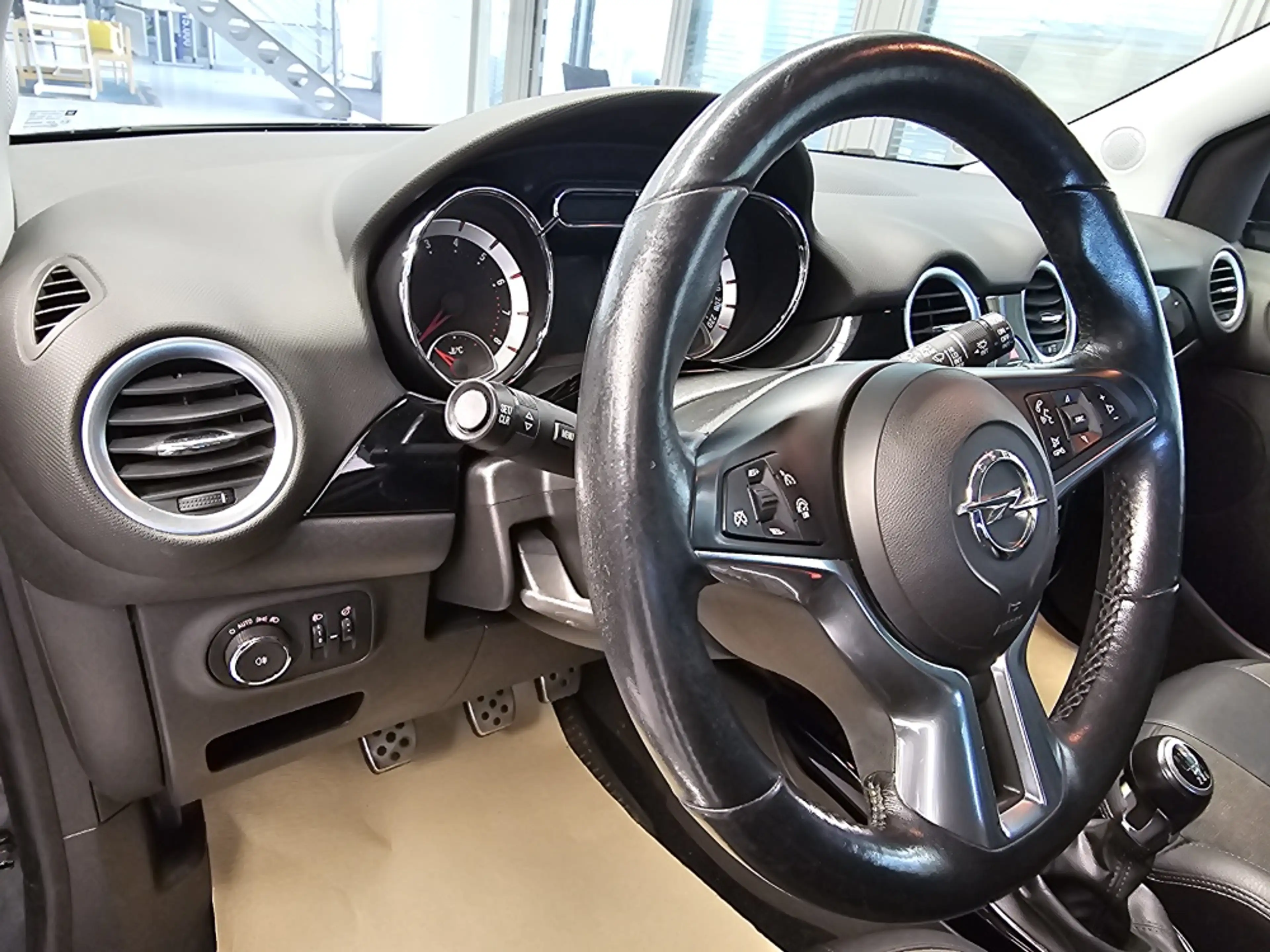 Opel Adam Alufelgen,Klimaanlage,PDC 2x — photo 18
