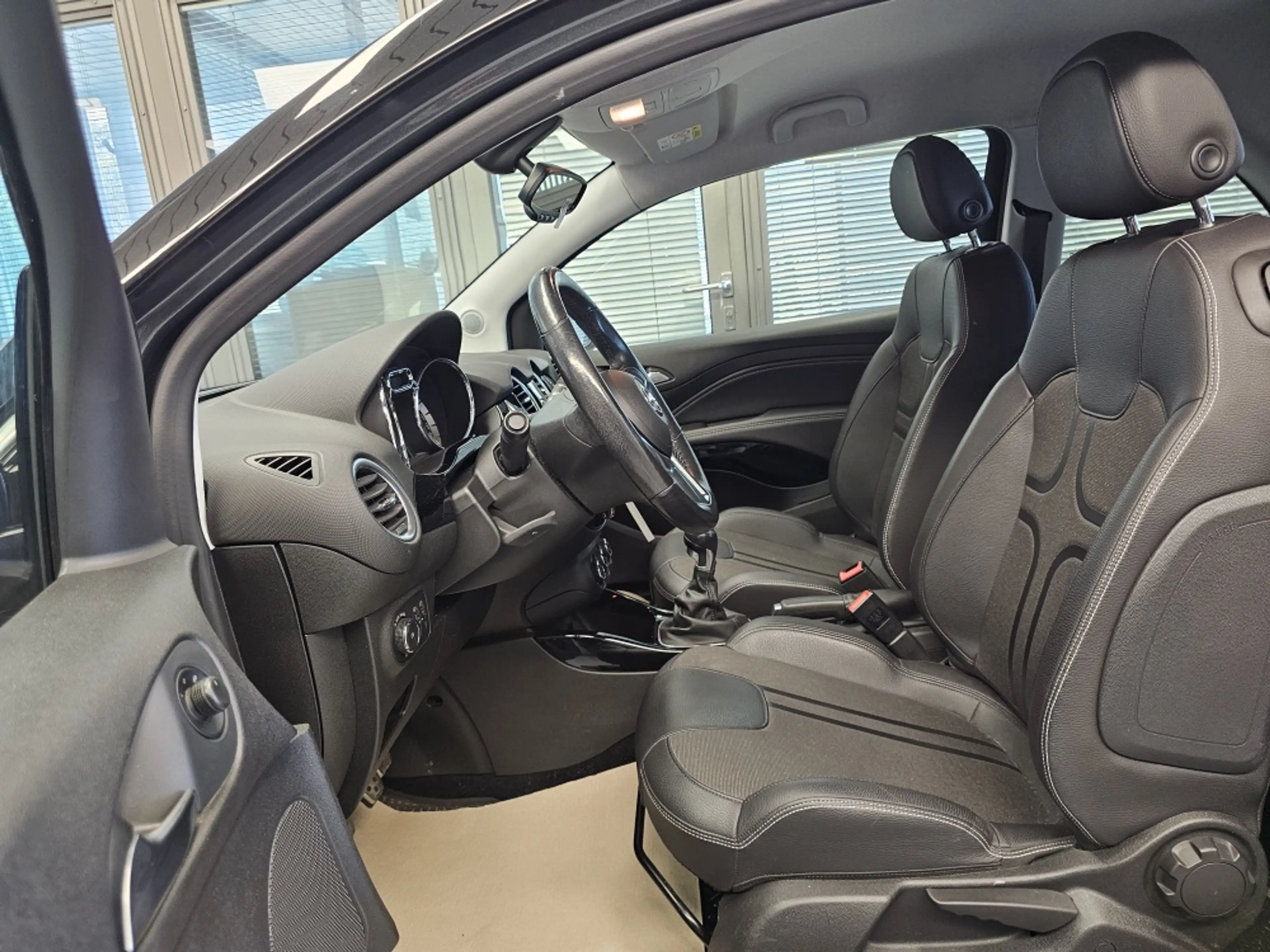 Opel Adam Alufelgen,Klimaanlage,PDC 2x — photo 19