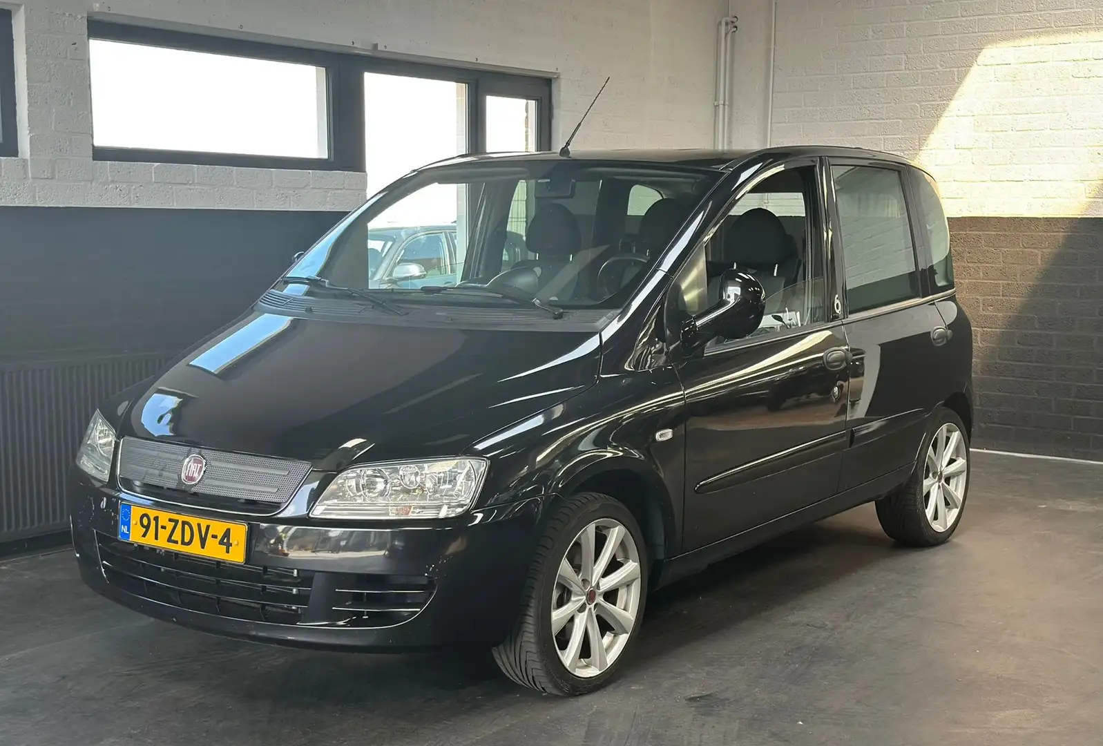 Fiat Multipla 1.9 JTD Dynamic|Airco|Carplay|Cruise|Standkachel|u Чорний - 2