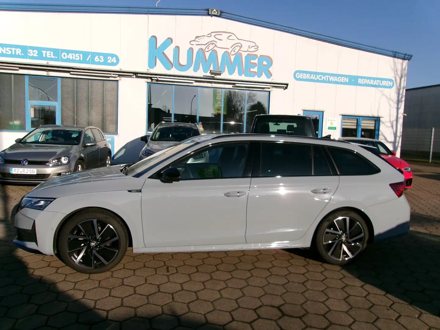 Skoda Octavia Combi 2.0 TDI Sportl. AHK Standhzg.Head Grau - 1