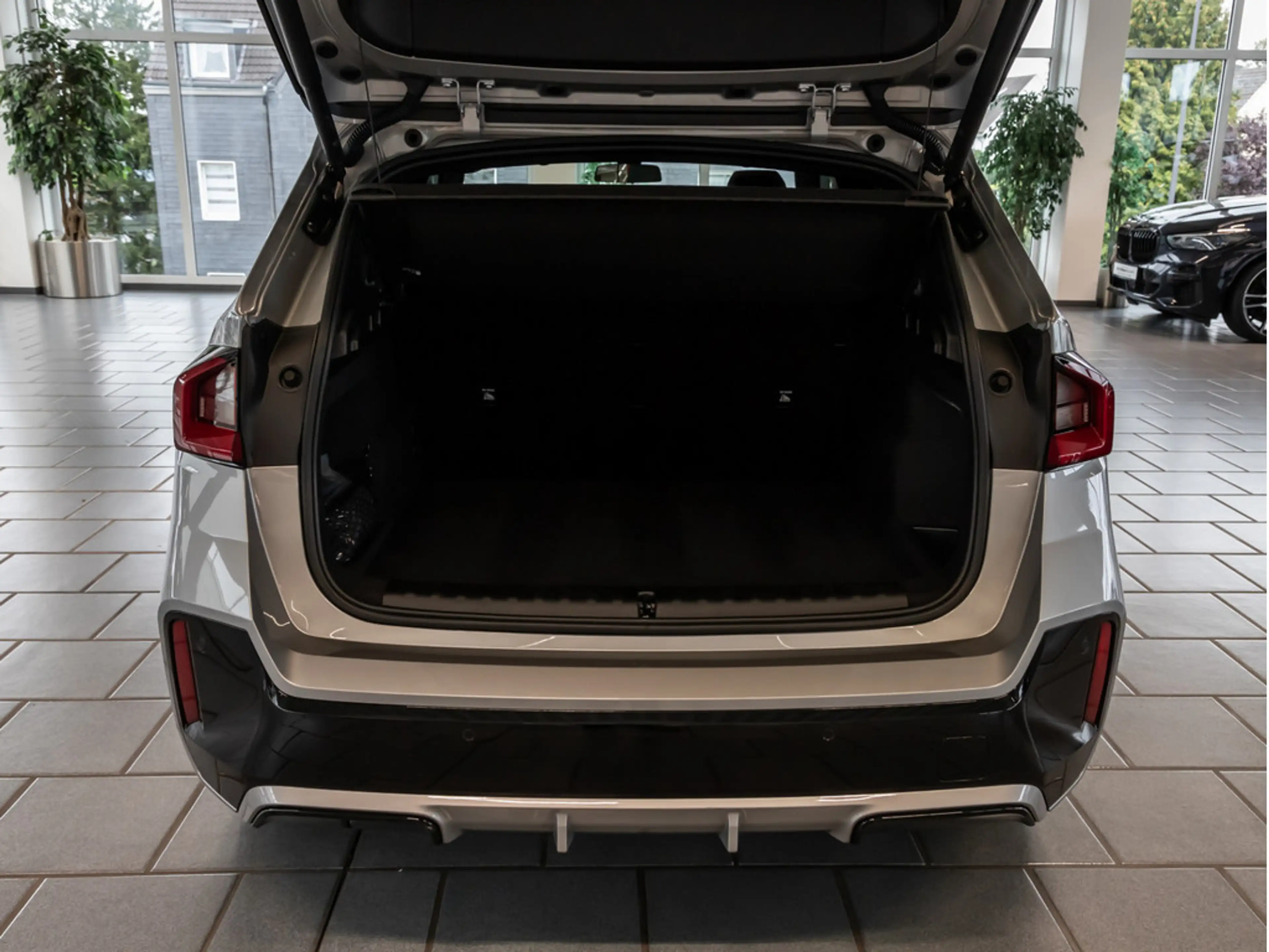 BMW X1 sDrive 18i M-Sport Pro PANO NAVI KAMERA — photo 11