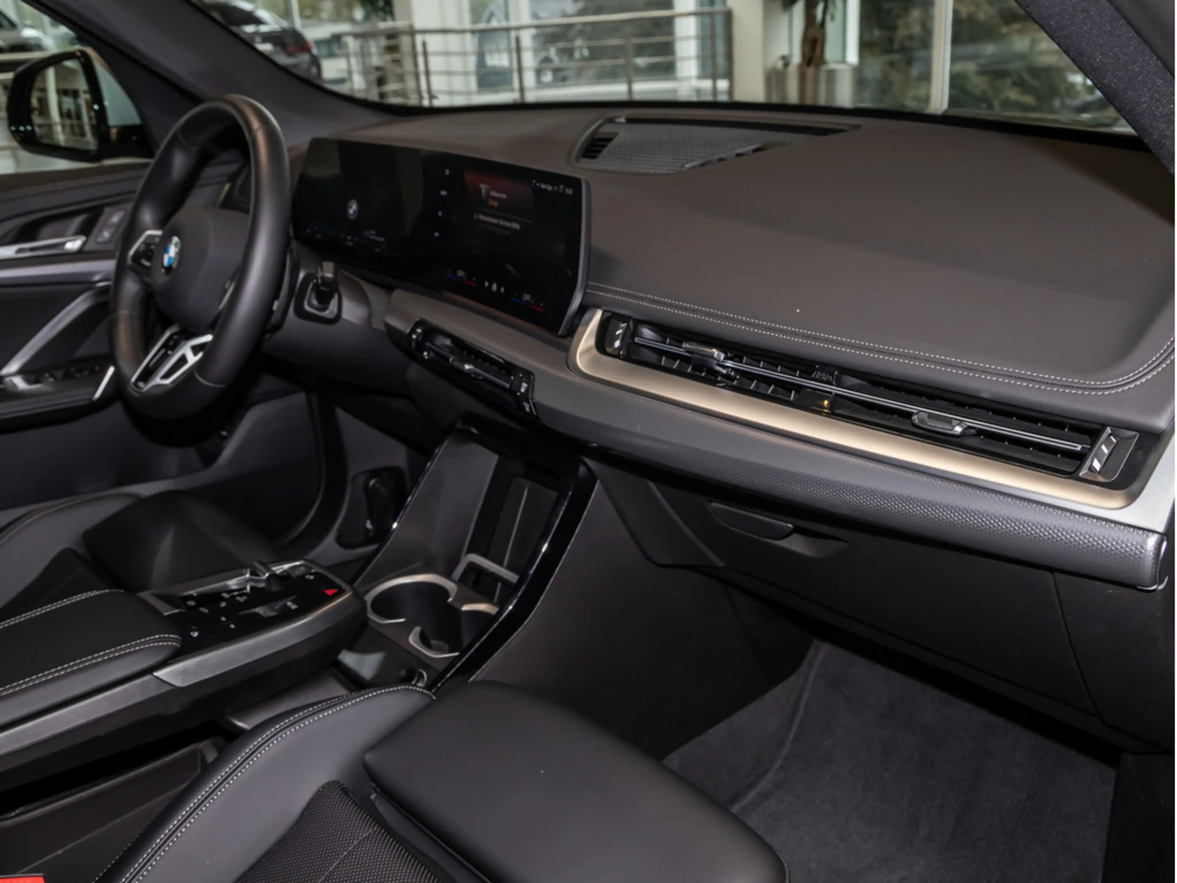 BMW X1 sDrive 18i M-Sport Pro PANO NAVI KAMERA — photo 8