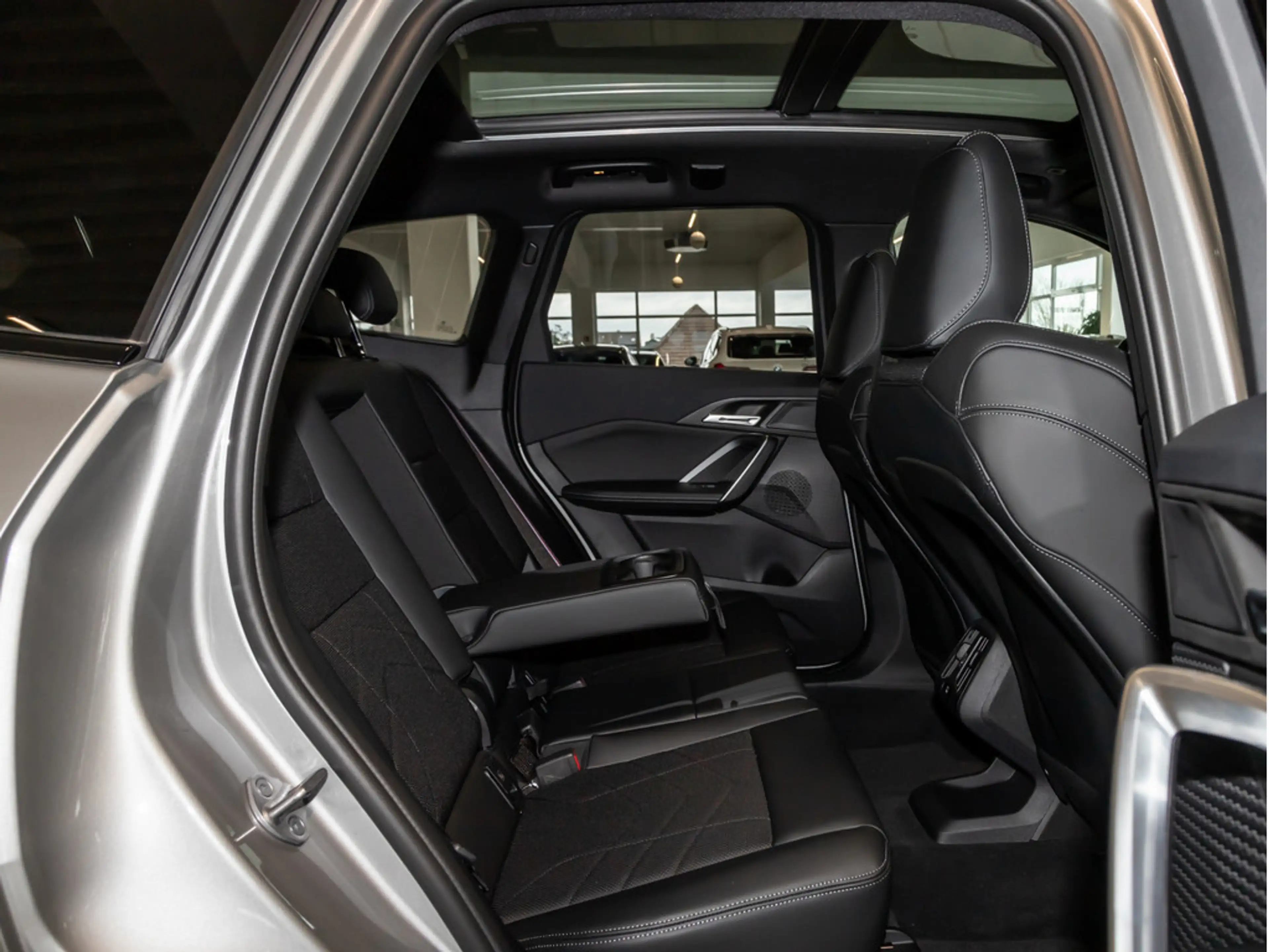 BMW X1 sDrive 18i M-Sport Pro PANO NAVI KAMERA — photo 9