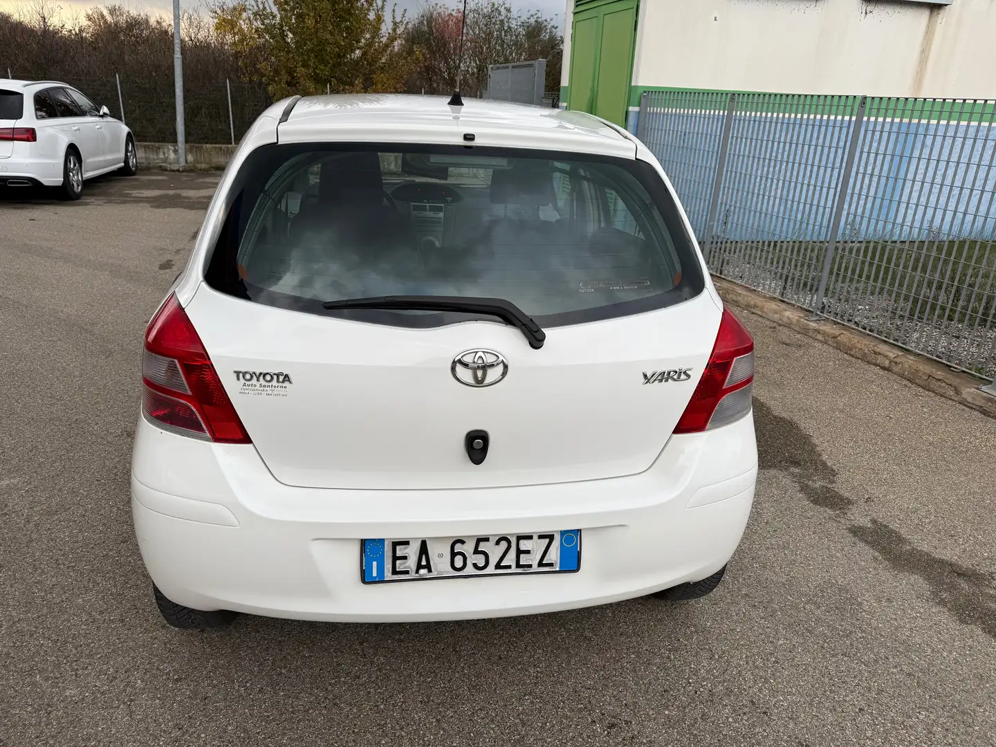 Toyota Yaris Yaris II 5p 1.0 neopatentati UNICO PROPRIETARO Weiß - 2