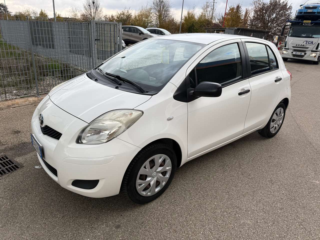 Toyota Yaris Yaris II  5p 1.0  neopatentati UNICO PROPRIETARO