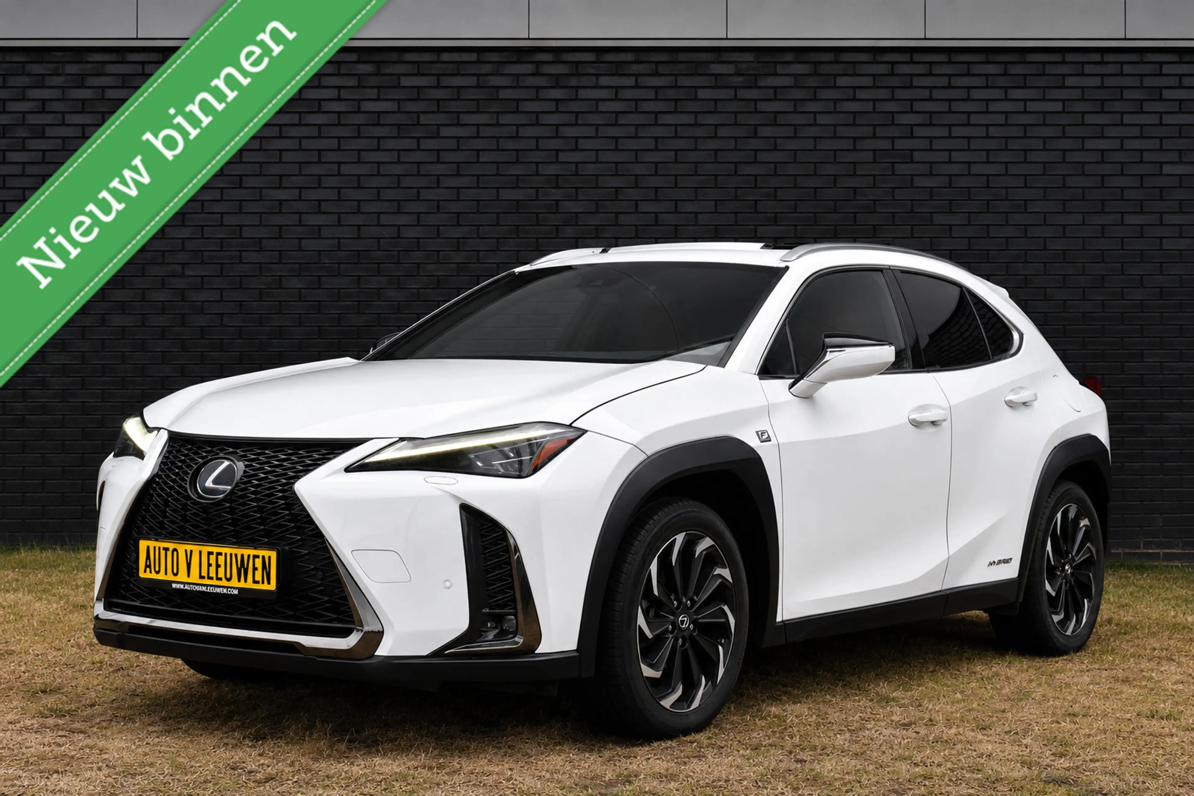 Lexus UX 250h F Sport PANORAMADAK/HEAD UP/LEDER/ETC.! — photo 41