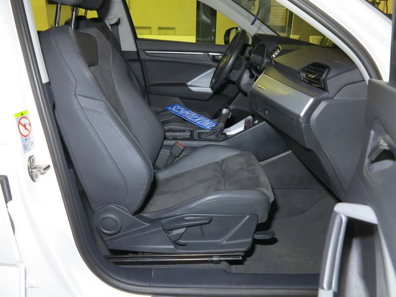 Audi Q3 45 TFSIe 1.4 Sportback S tronic AHK Navi — photo 11