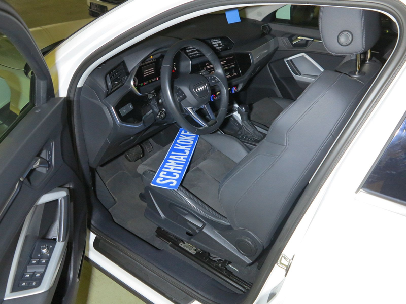Audi Q3 45 TFSIe 1.4 Sportback S tronic AHK Navi — photo 6