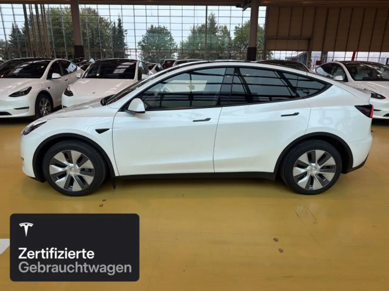 2022 Tesla Model Y Long Range AWD, photograph 4