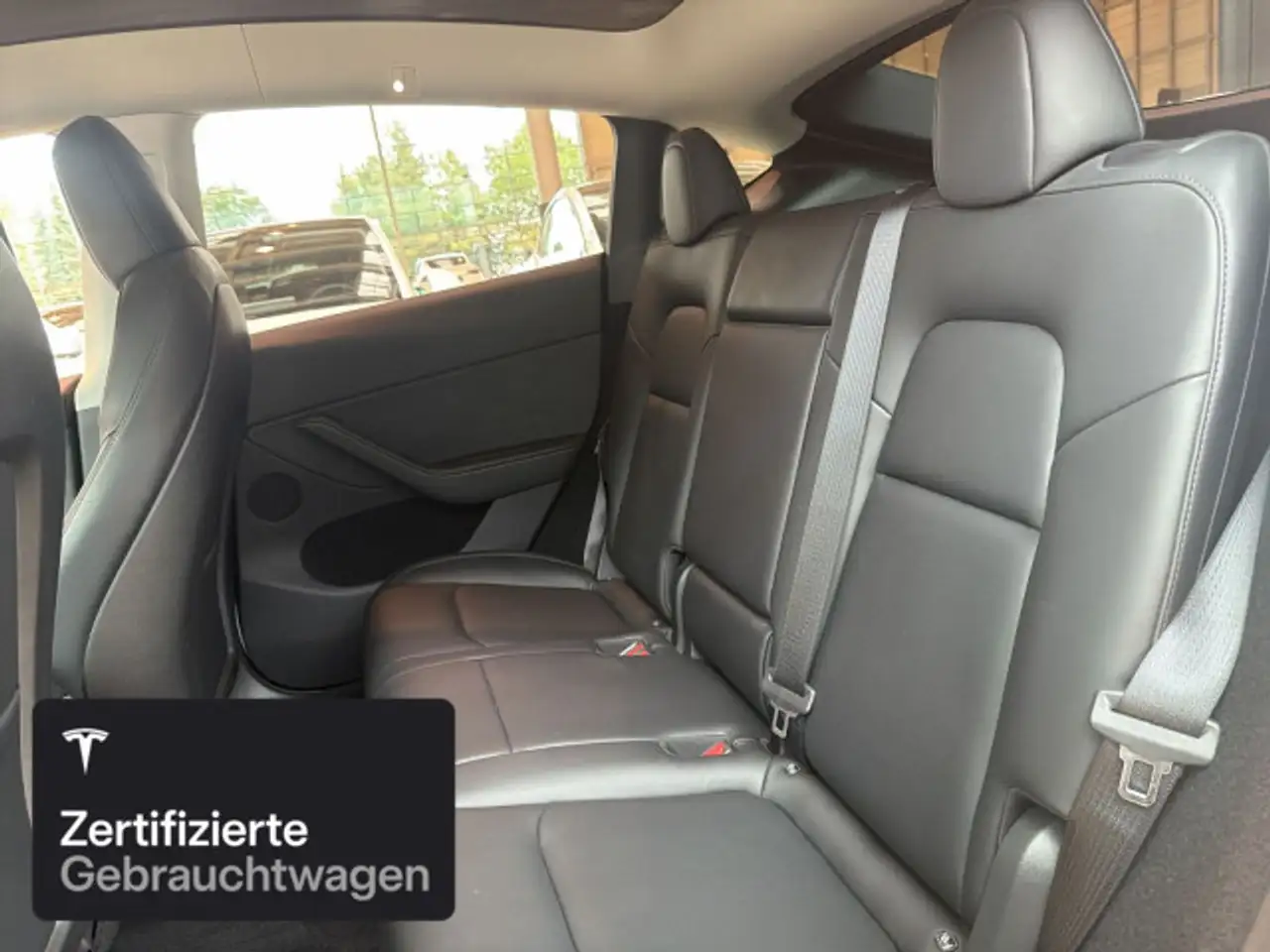 2022 Tesla Model Y Long Range AWD, photograph 12
