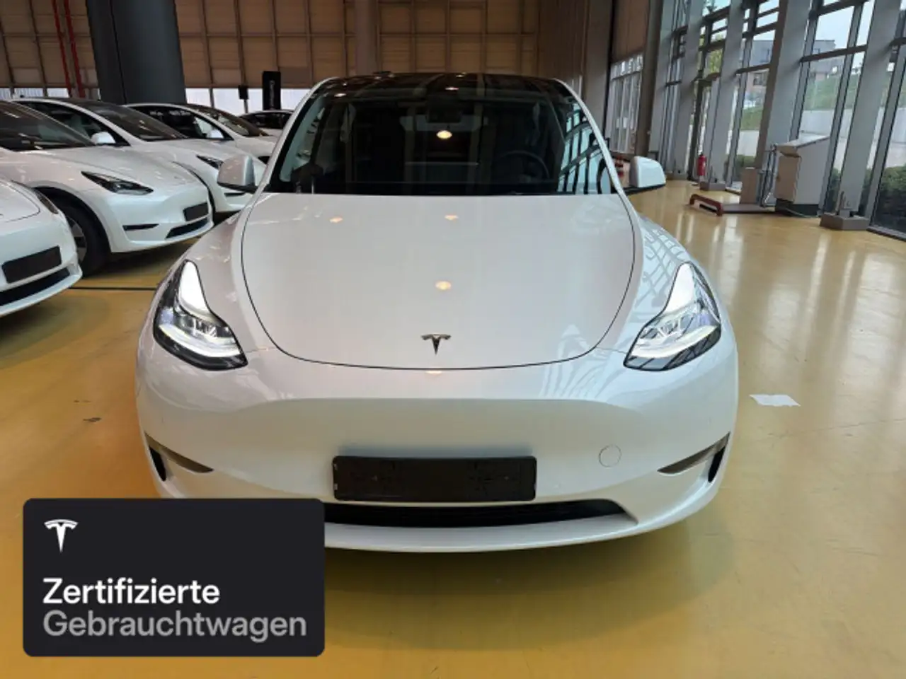 2022 Tesla Model Y Long Range AWD, photograph 3