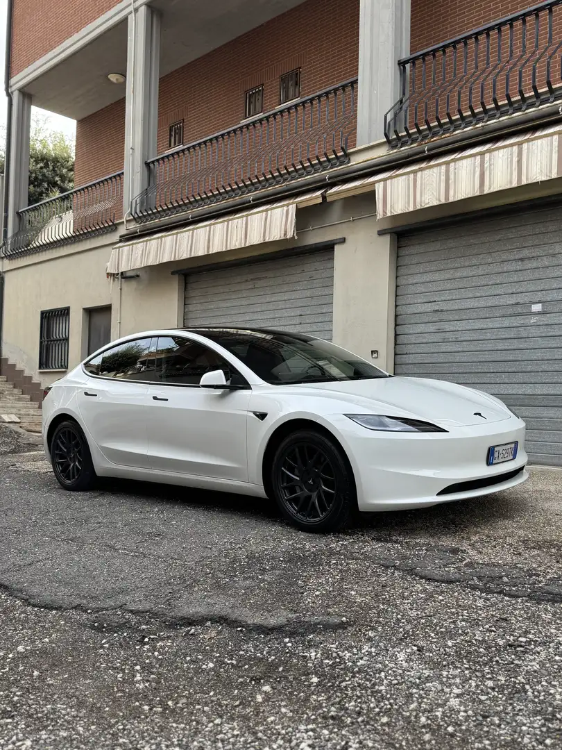 Tesla Model 3 Highland Long Range 750km Autonomia - 1