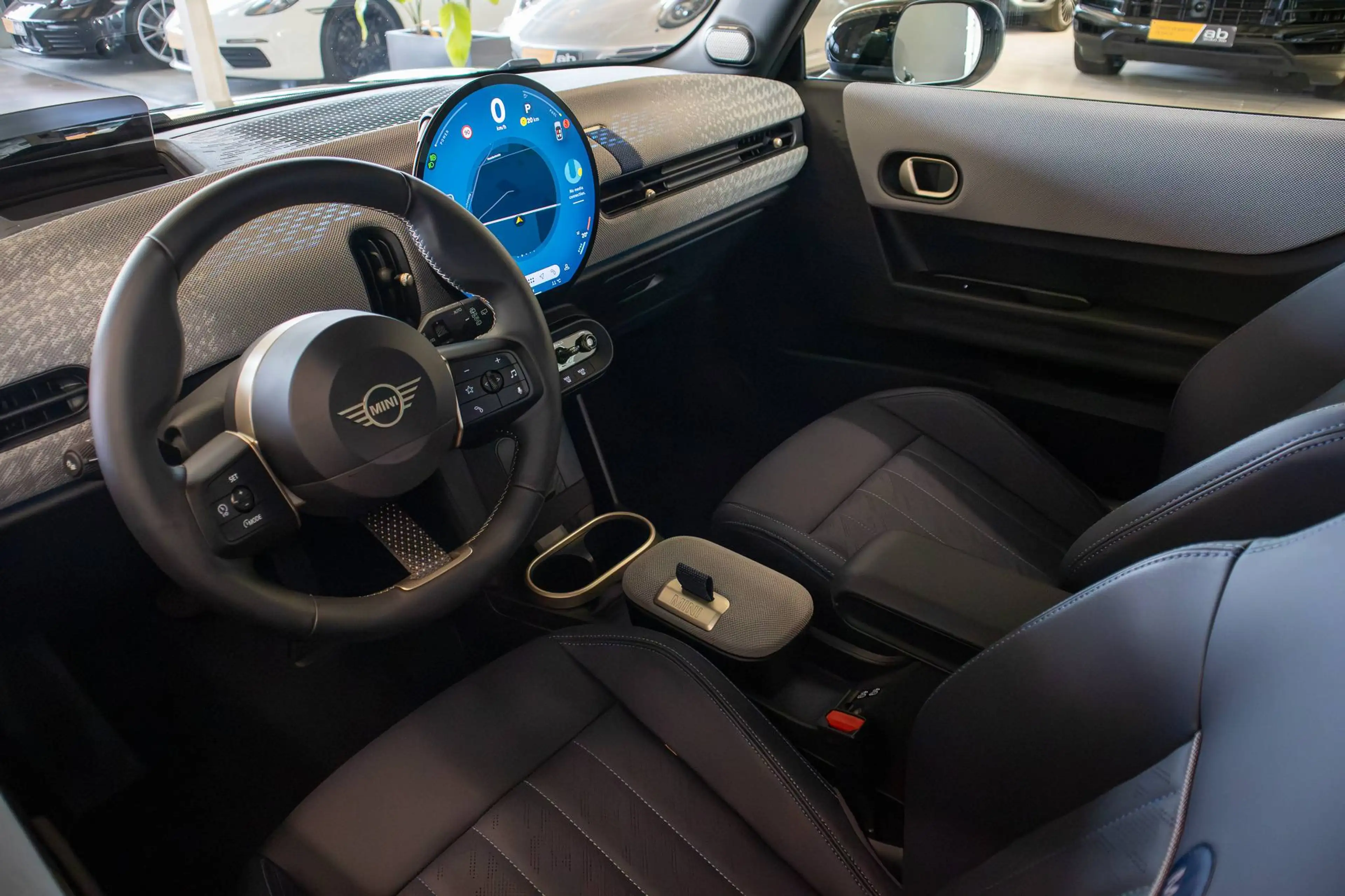 MINI Cooper C LED, CAMERA, SPORTZETELS, HARMAN KARDON, COMFORT ACCESS — photo 7
